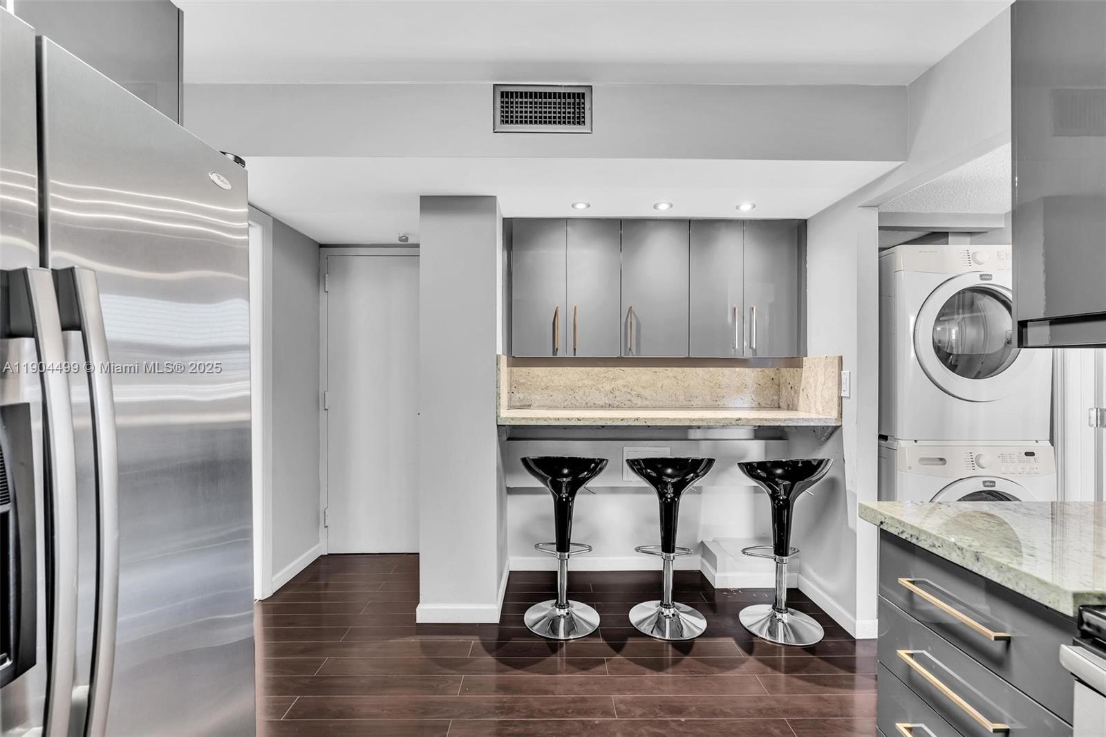 MALAGA TOWERS CONDO - Residential