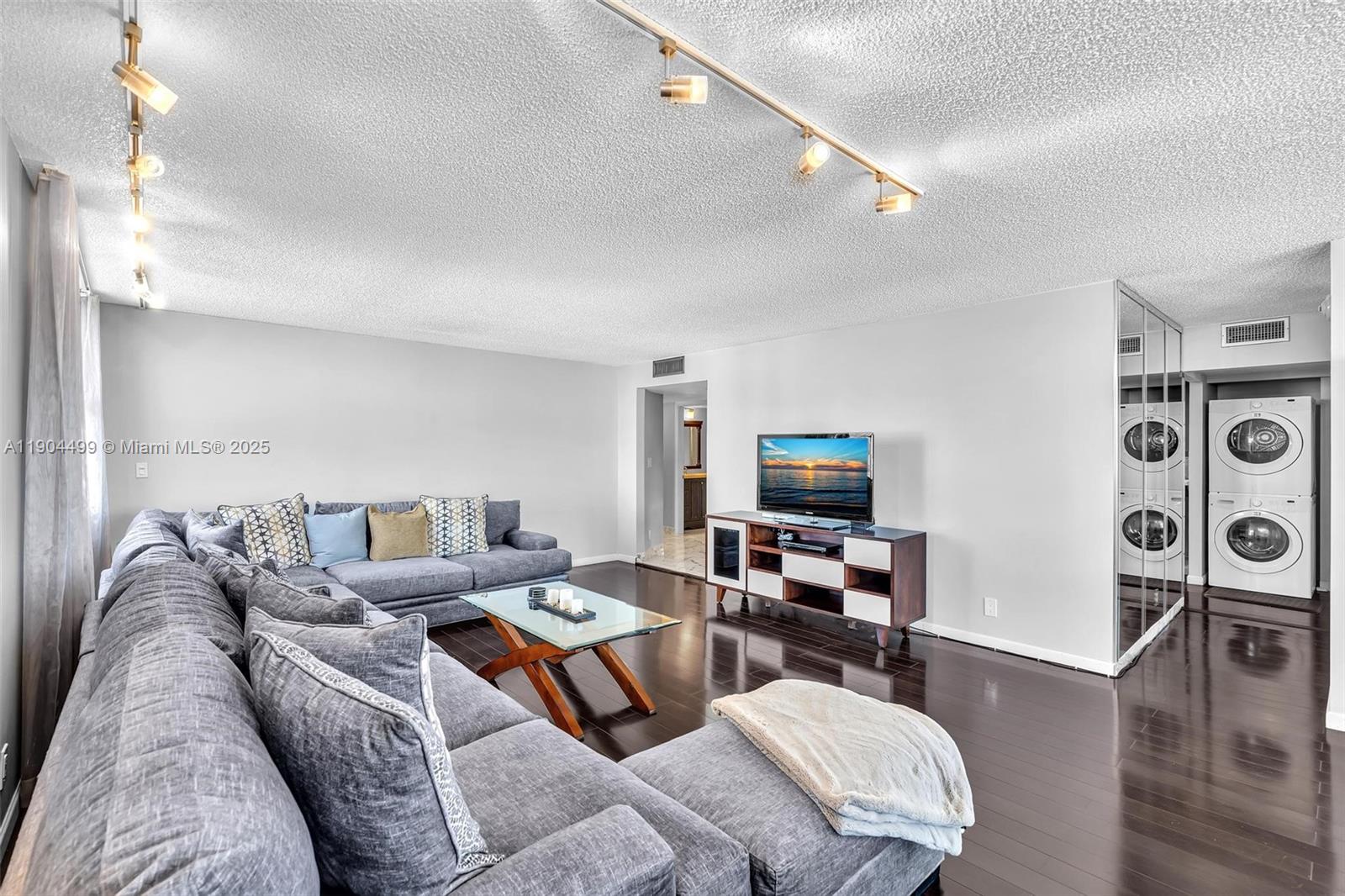 MALAGA TOWERS CONDO - Residential