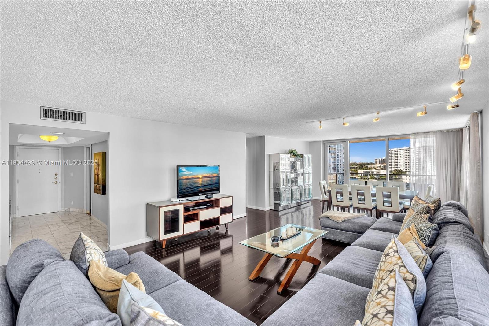 MALAGA TOWERS CONDO - Residential