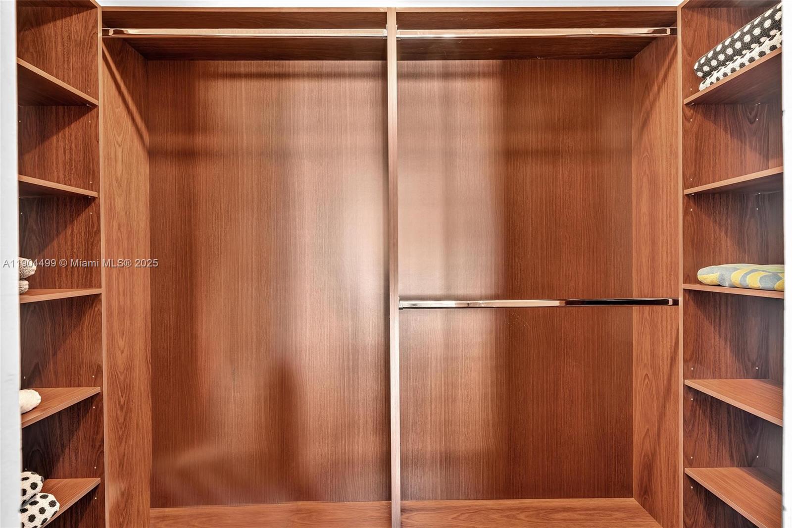 MALAGA TOWERS CONDO - Residential