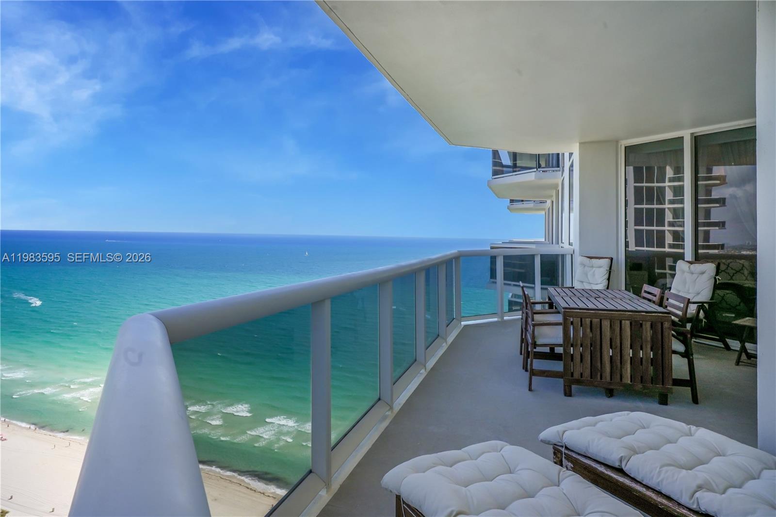 4775 Collins Ave 3508