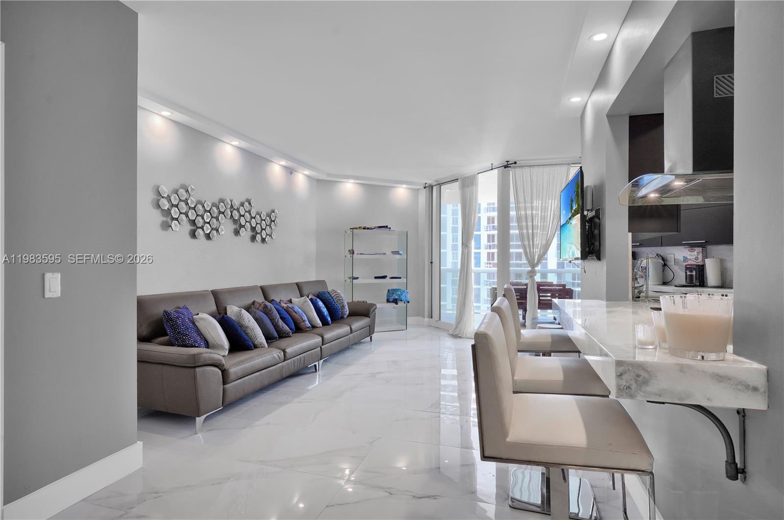 GREEN DIAMOND CONDO - Residential Lease