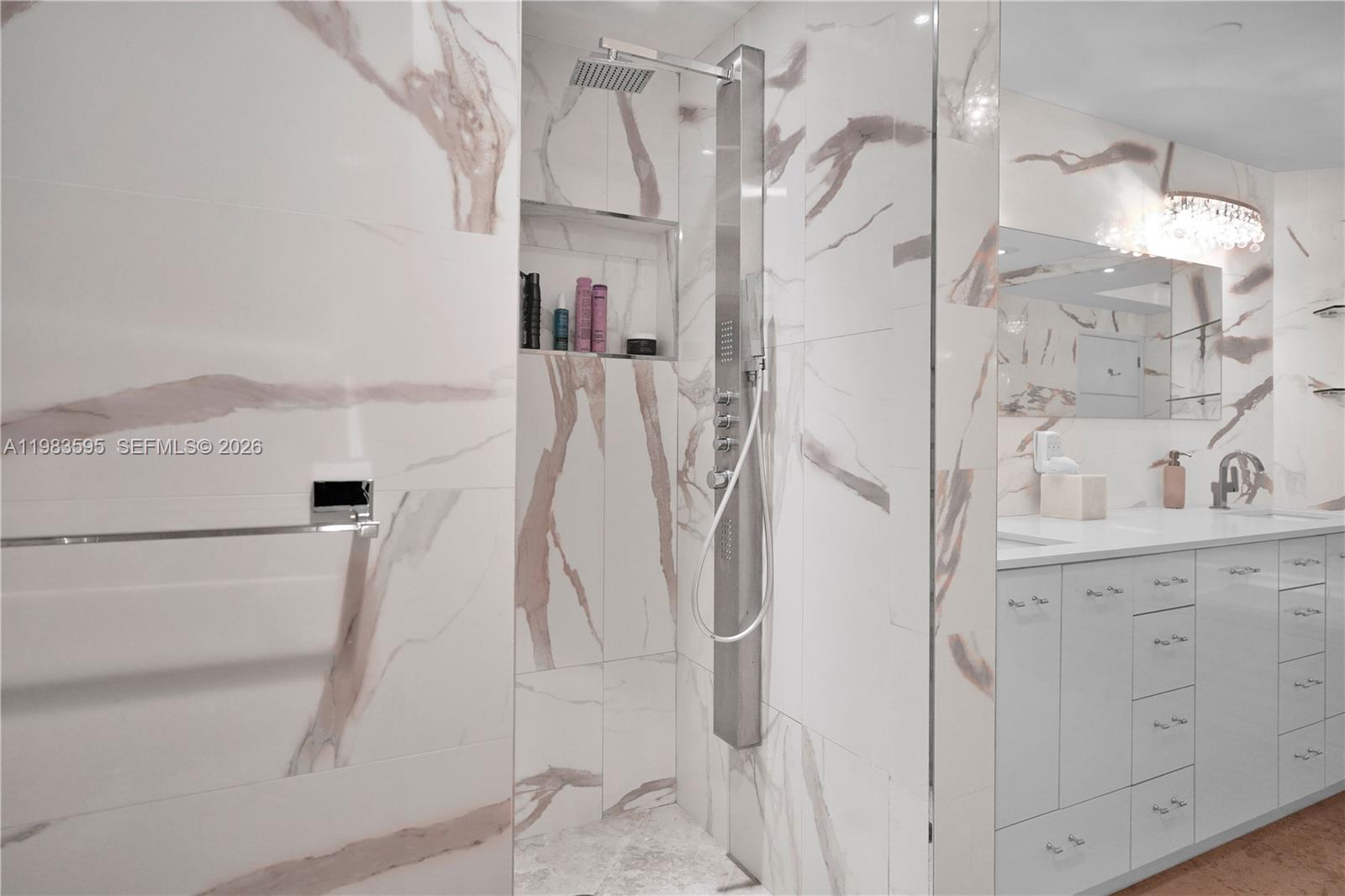 GREEN DIAMOND CONDO - Residential Lease