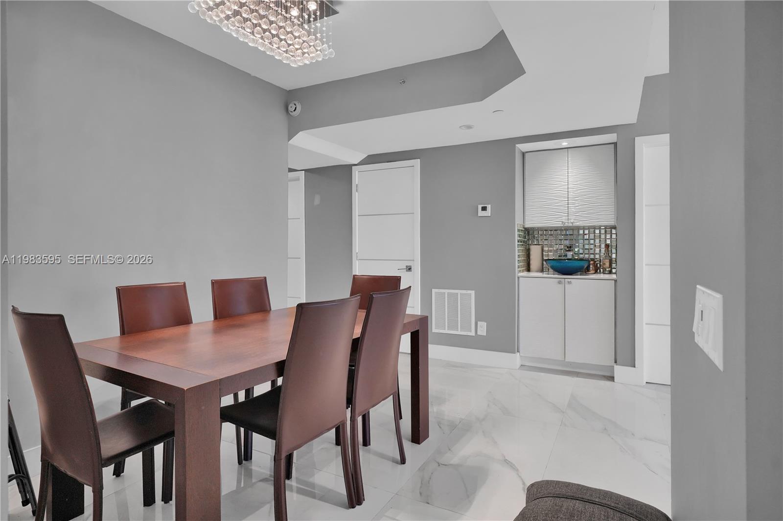 GREEN DIAMOND CONDO - Residential Lease