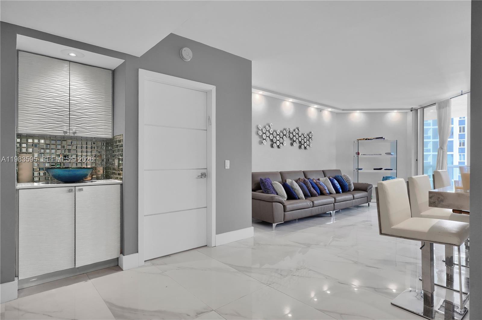 GREEN DIAMOND CONDO - Residential Lease