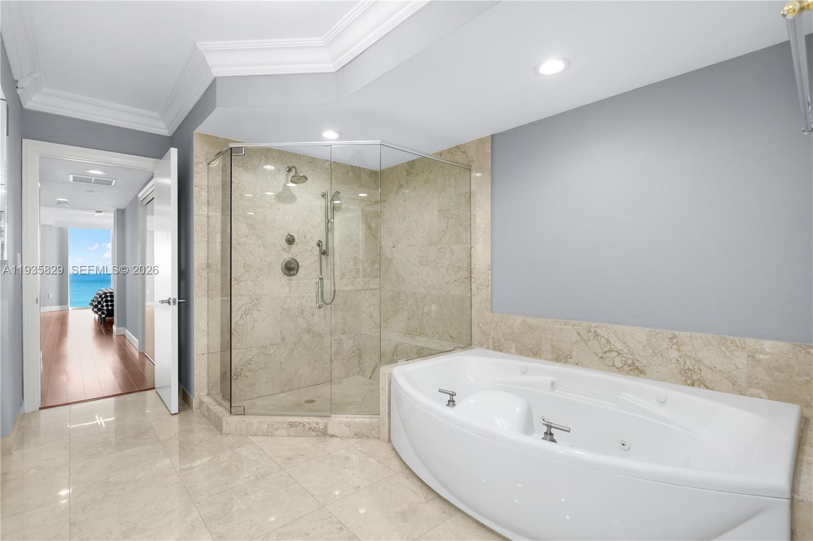 HAMPTONS SOUTH CONDO - Residential