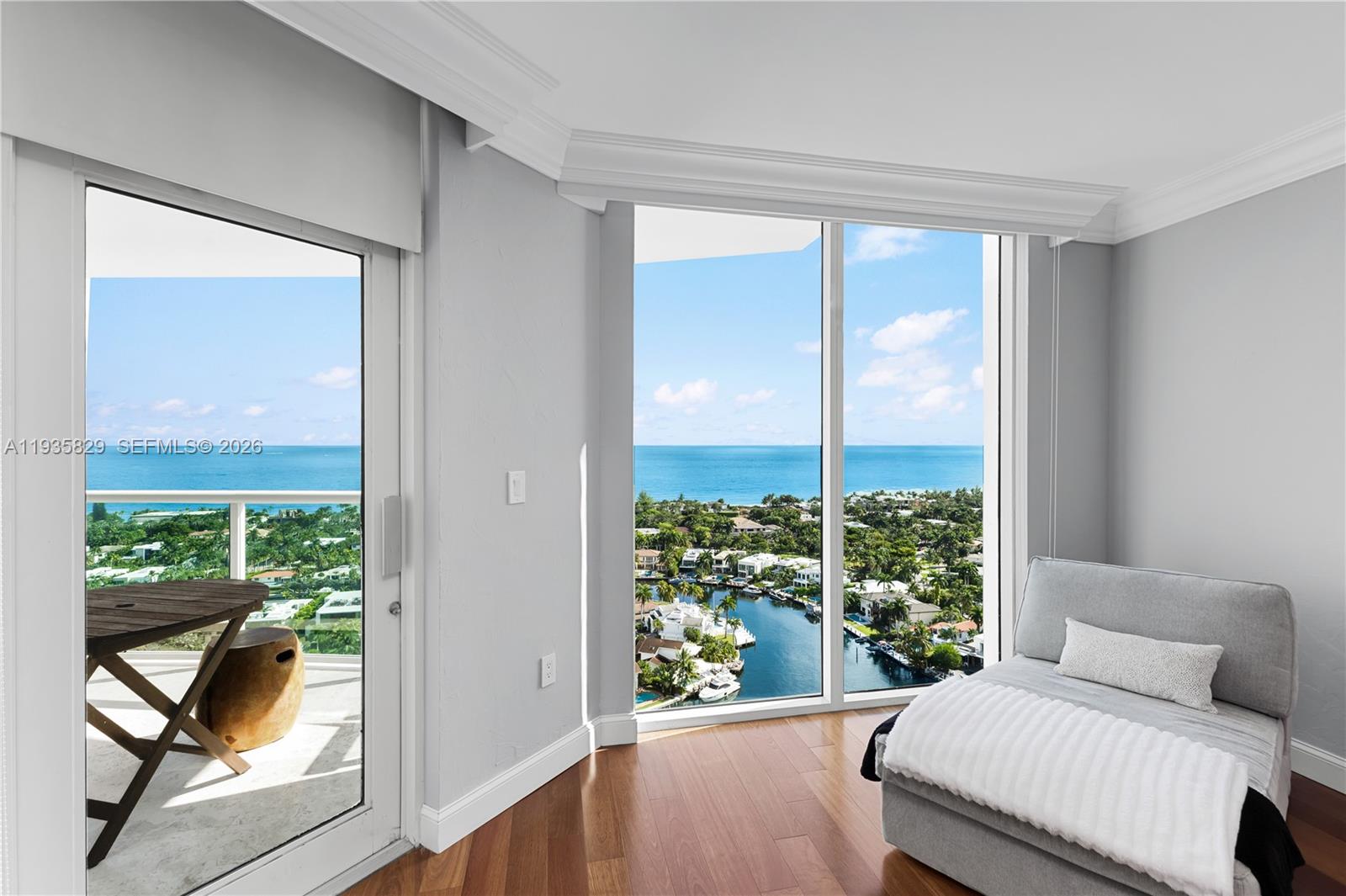 HAMPTONS SOUTH CONDO - Residential