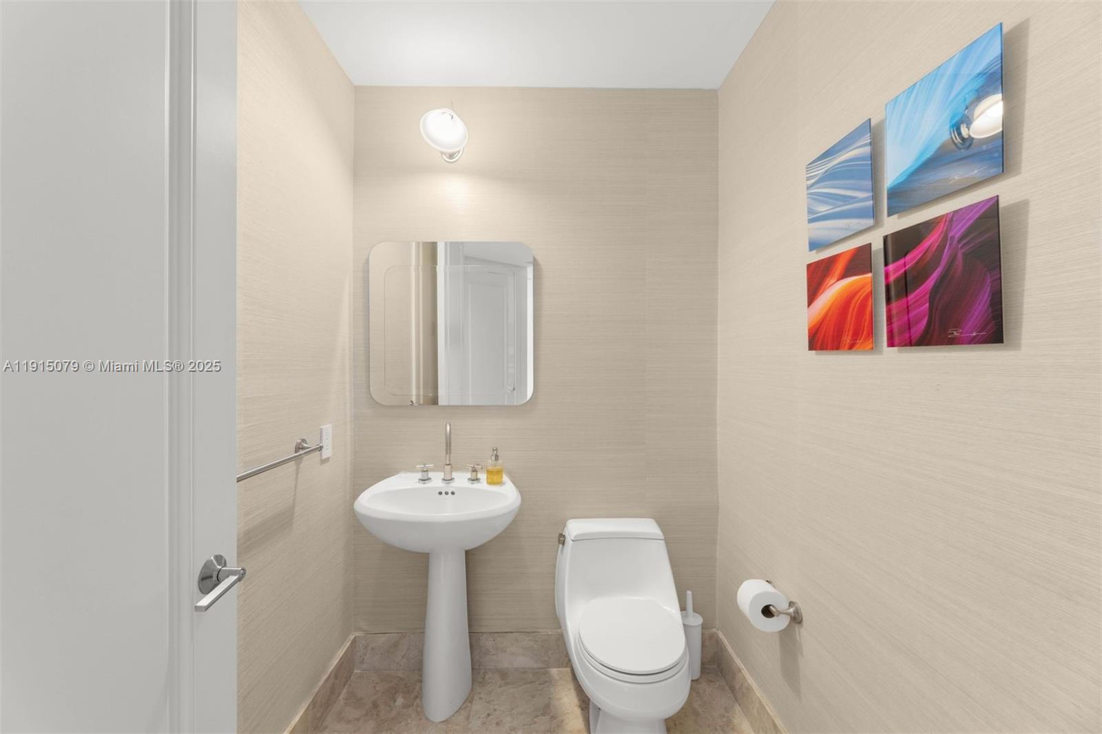 FOUR SEASONS RESIDENCES - Residential