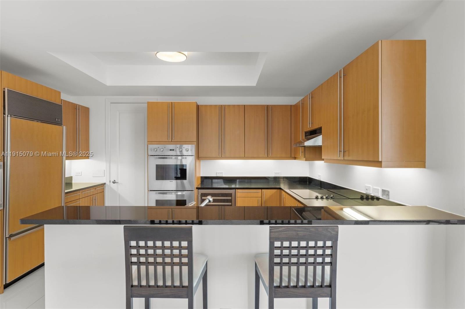 FOUR SEASONS RESIDENCES - Residential