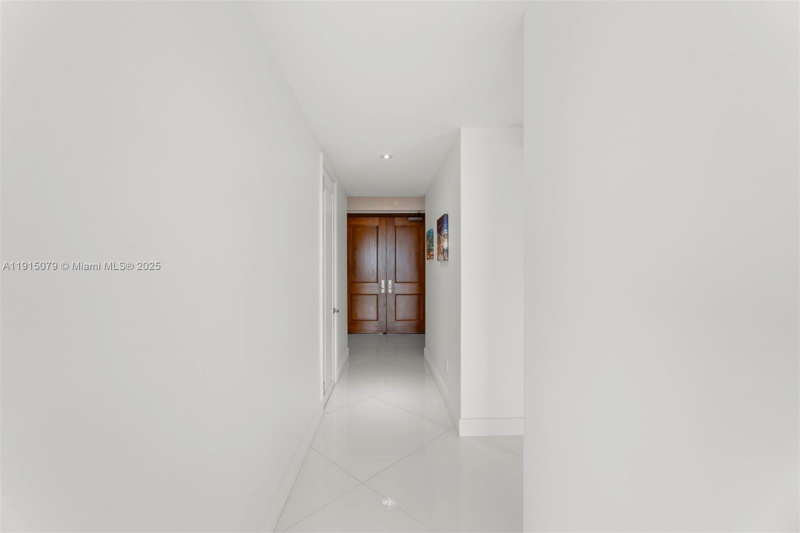 1425 Brickell Ave 54C