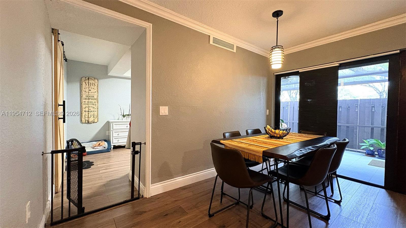 11025 SW 132nd Ct 15-4, Miami, FL, 33186/$399,000 3 11025 SW 132nd Ct 15-4