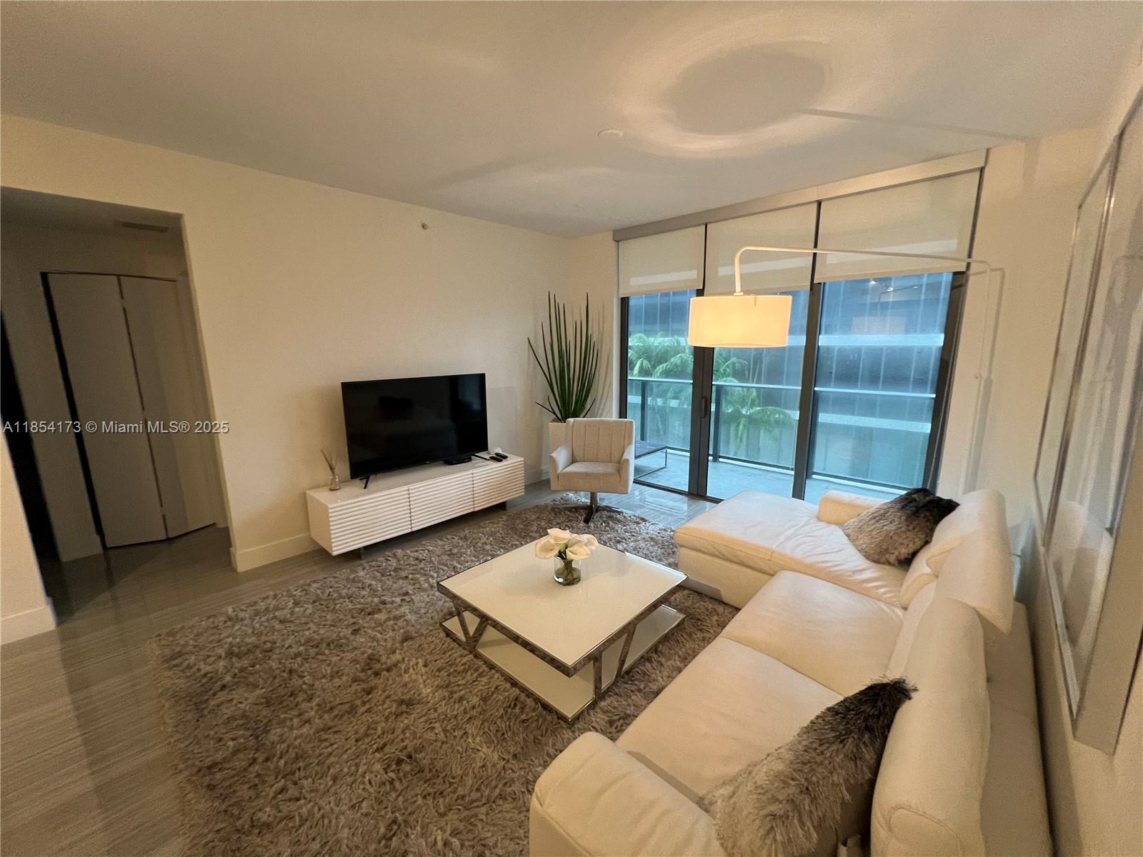 AVENTURA PARKSQUARE RESID - Residential Lease