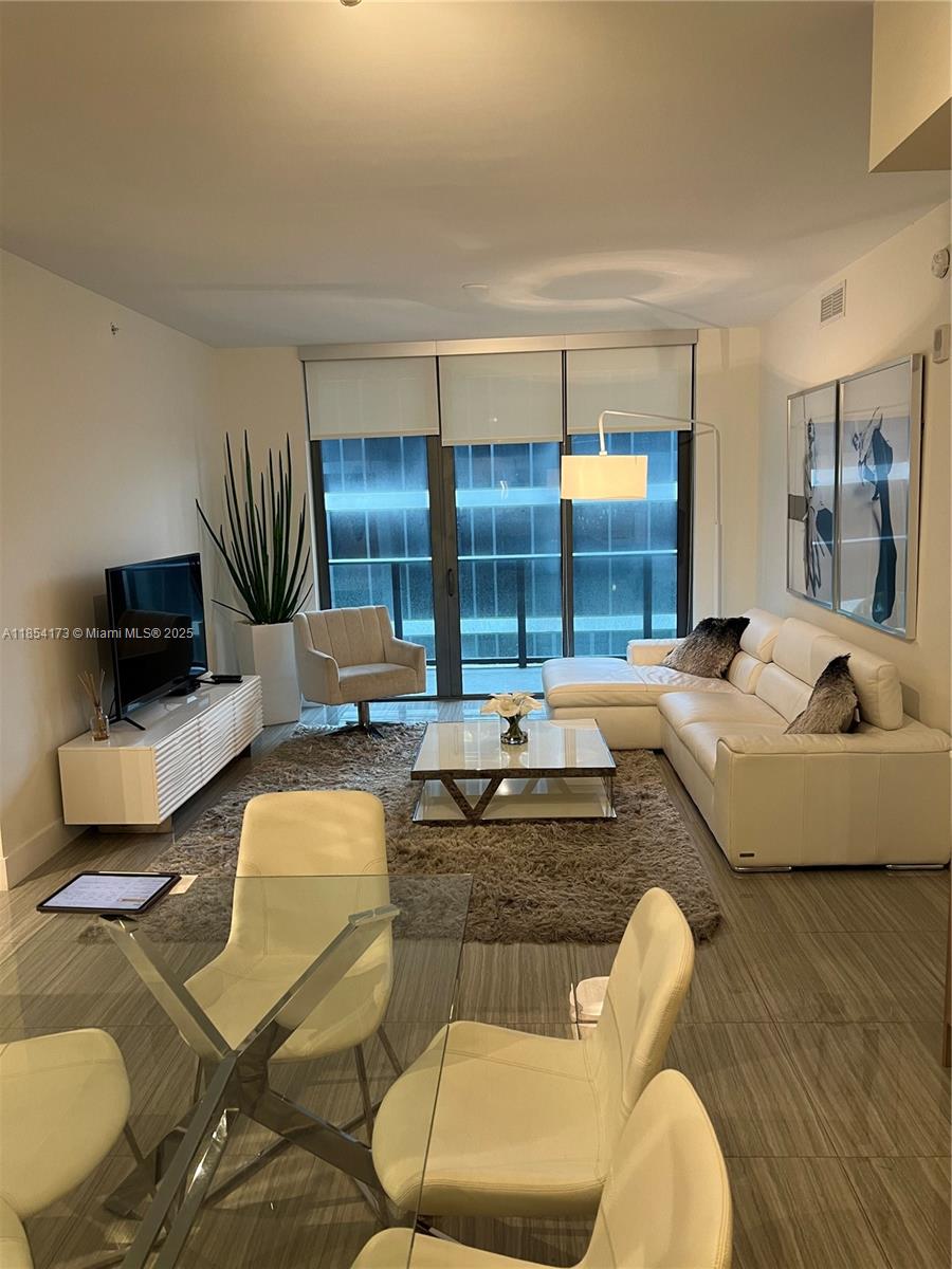 AVENTURA PARKSQUARE RESID - Residential Lease