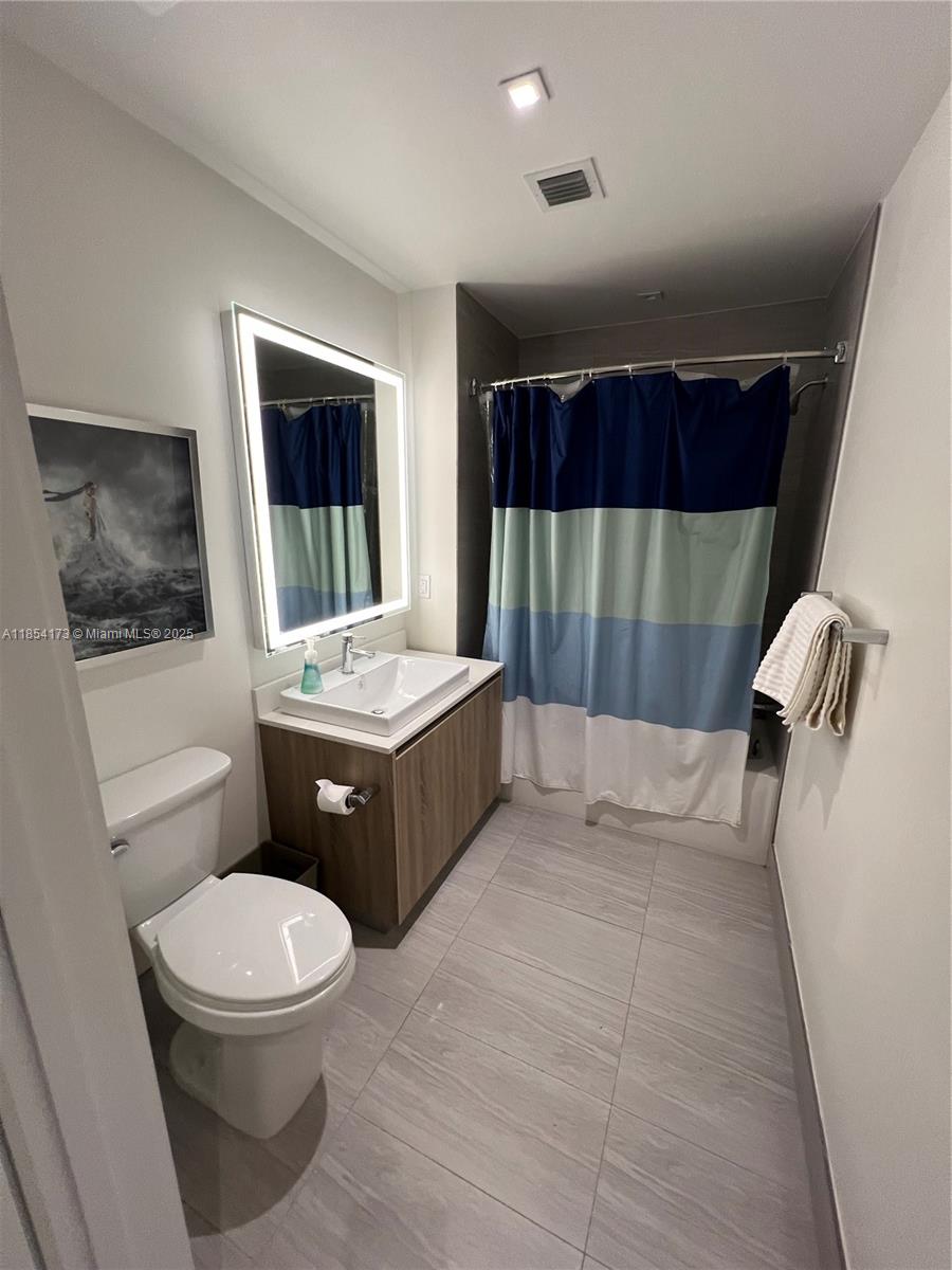 AVENTURA PARKSQUARE RESID - Residential Lease