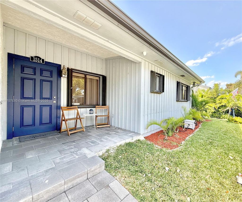 Photo of 1514 N 15th Ter #1514, Hollywood, FL 33020 (MLS # A11757580)