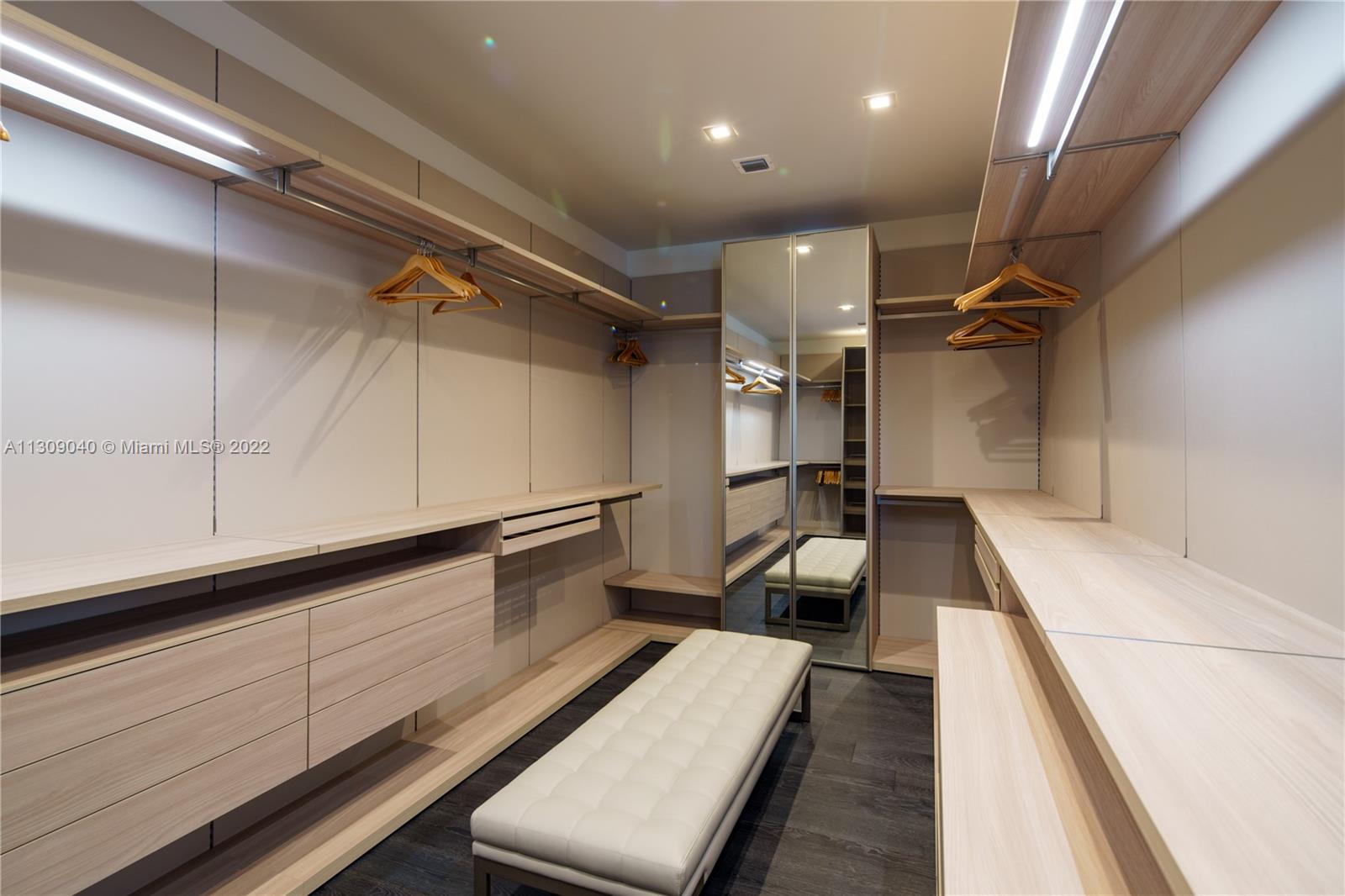 NURMI ISLES ISLAND NO 3 - Residential Lease