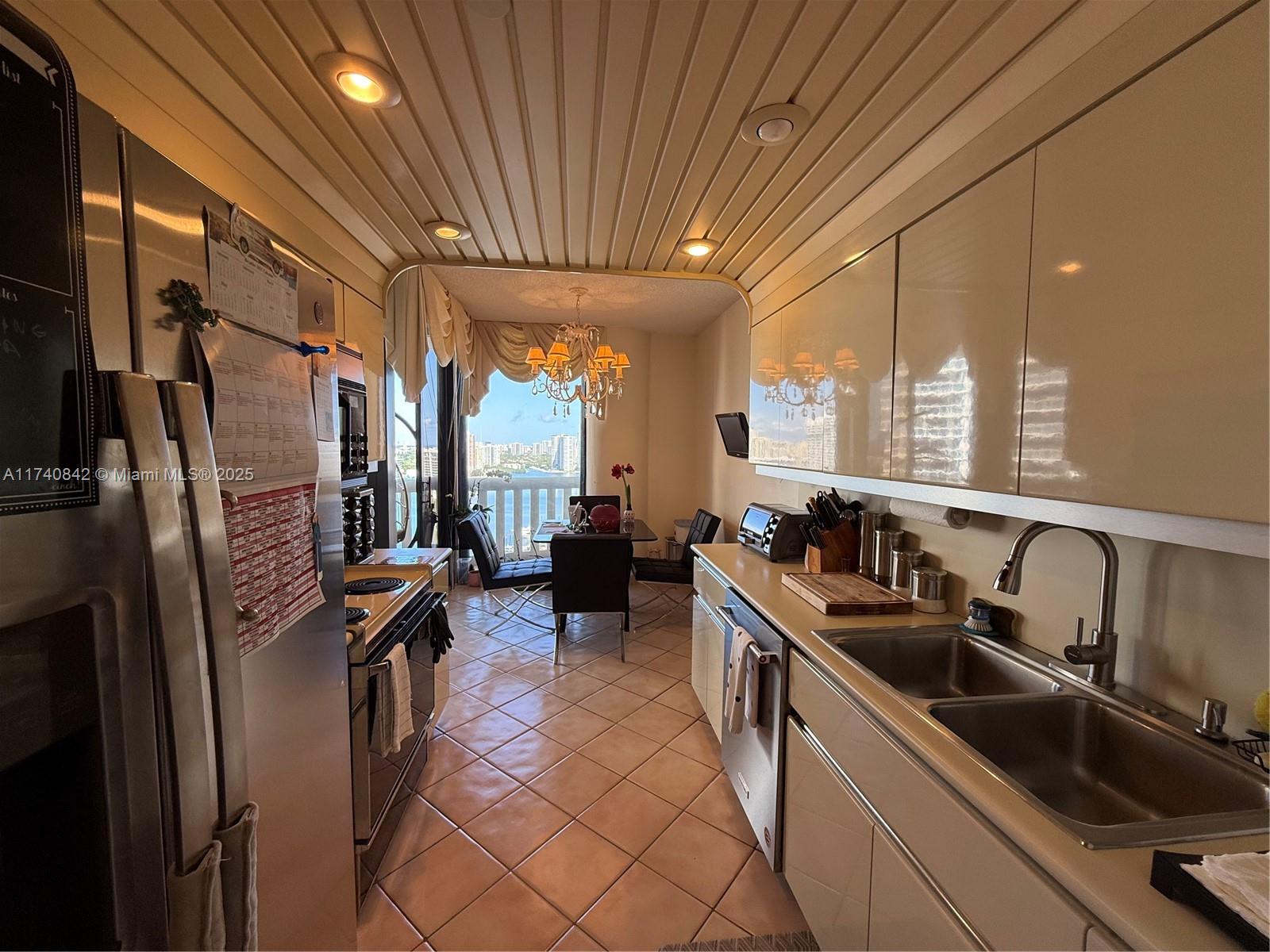 WILLIAMS ISLAND - Residential