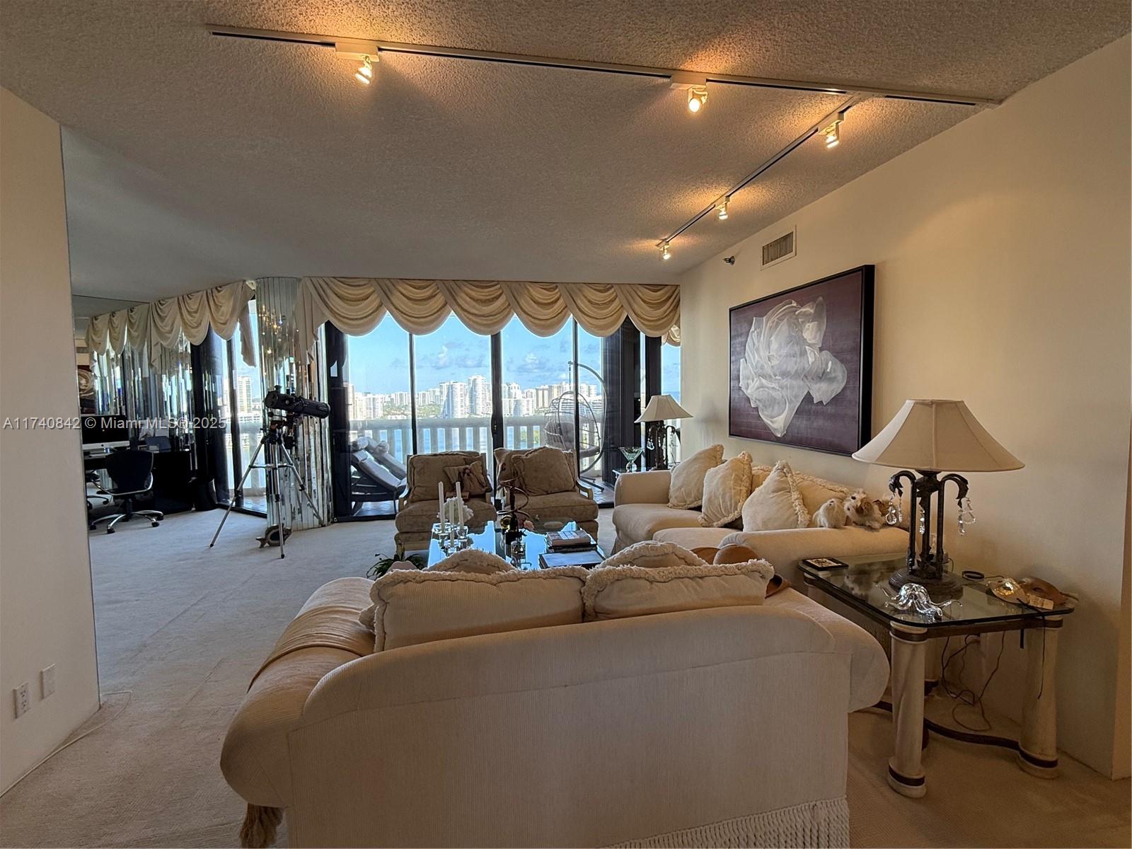 WILLIAMS ISLAND - Residential
