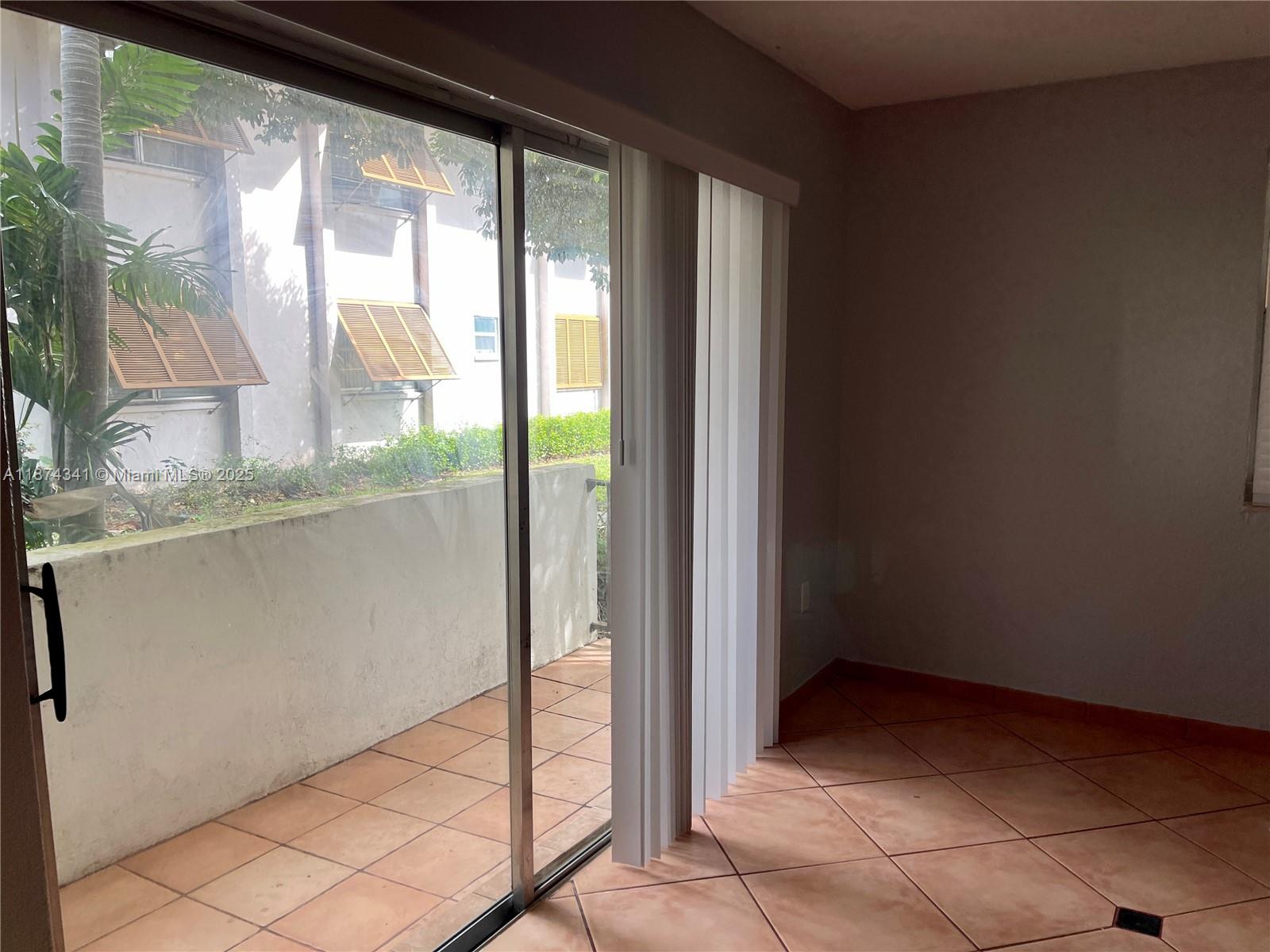 KINGSTON SQUARE CONDO - Residential