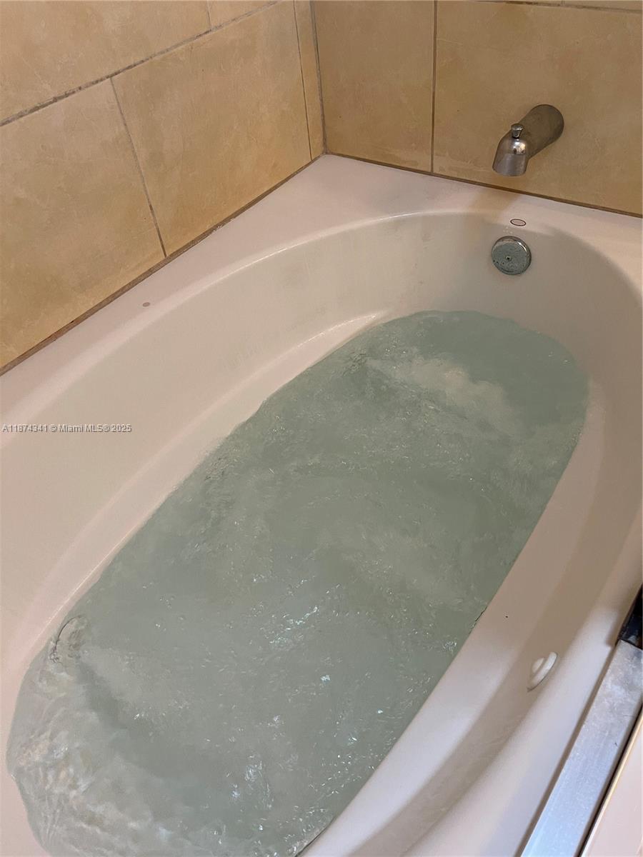 KINGSTON SQUARE CONDO - Residential