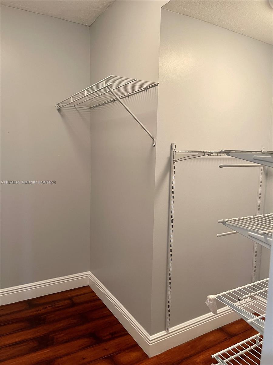 KINGSTON SQUARE CONDO - Residential