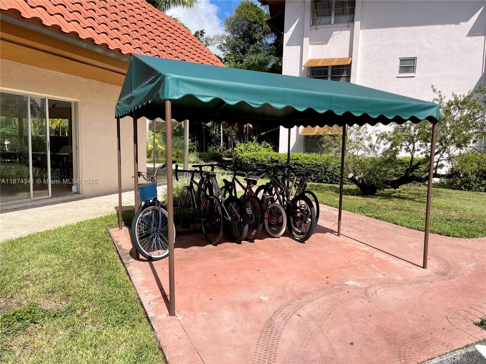 KINGSTON SQUARE CONDO - Residential