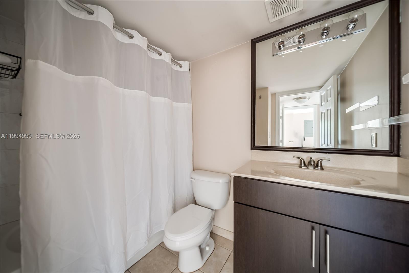 JASMINE LAKES II CONDO - Residential Lease