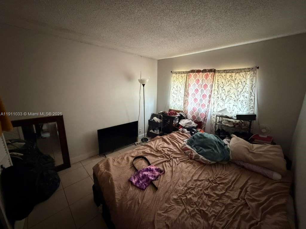 ENCLAVE AT CROWN PARK CON - Residential