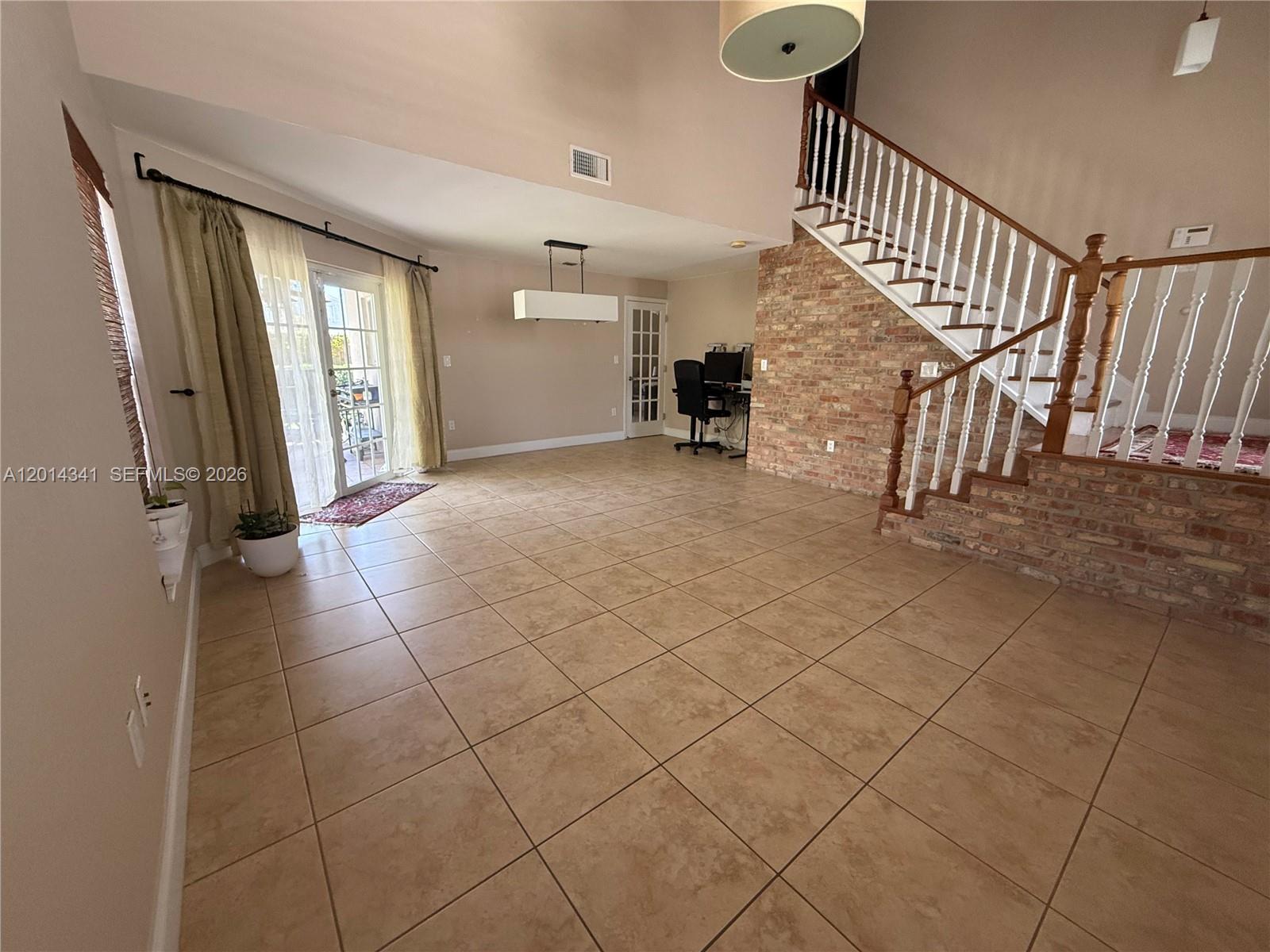 AMARETTO - Residential Lease