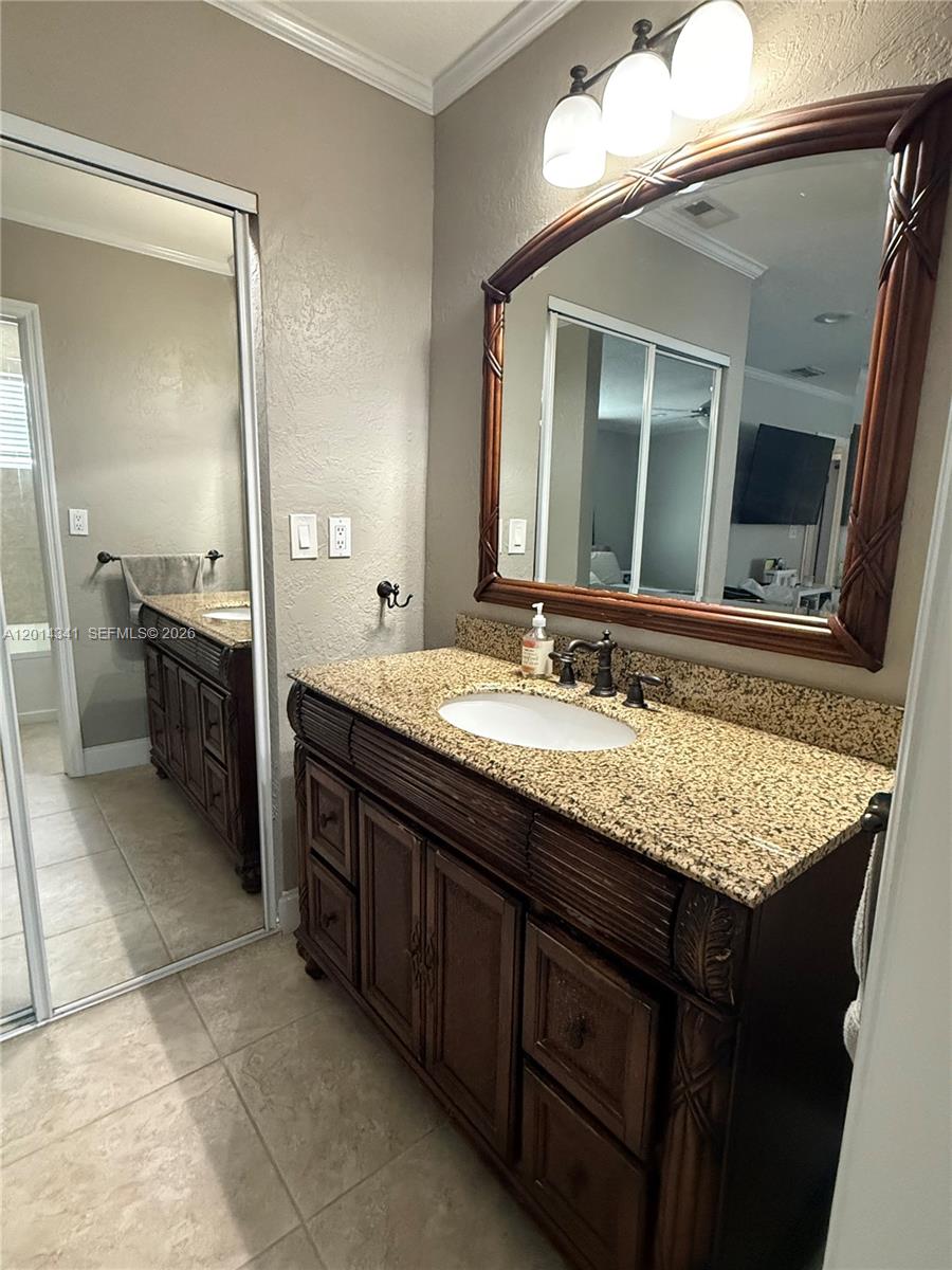 AMARETTO - Residential Lease