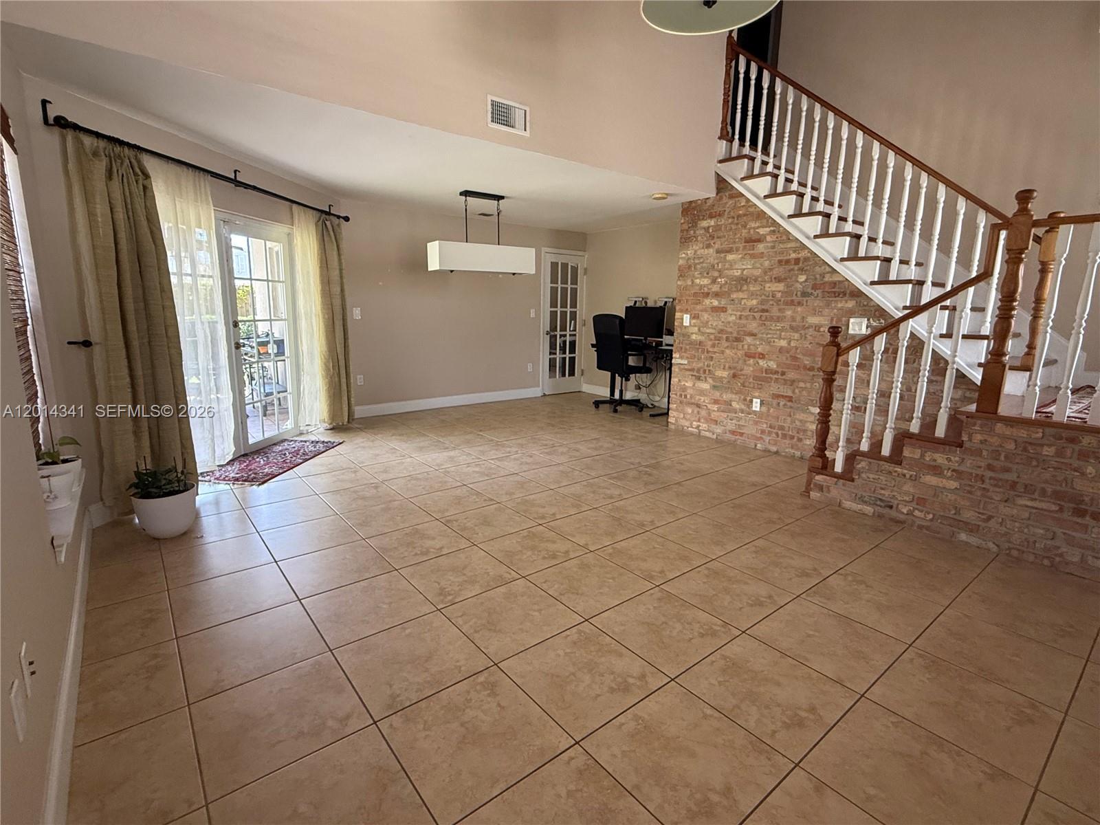 AMARETTO - Residential Lease