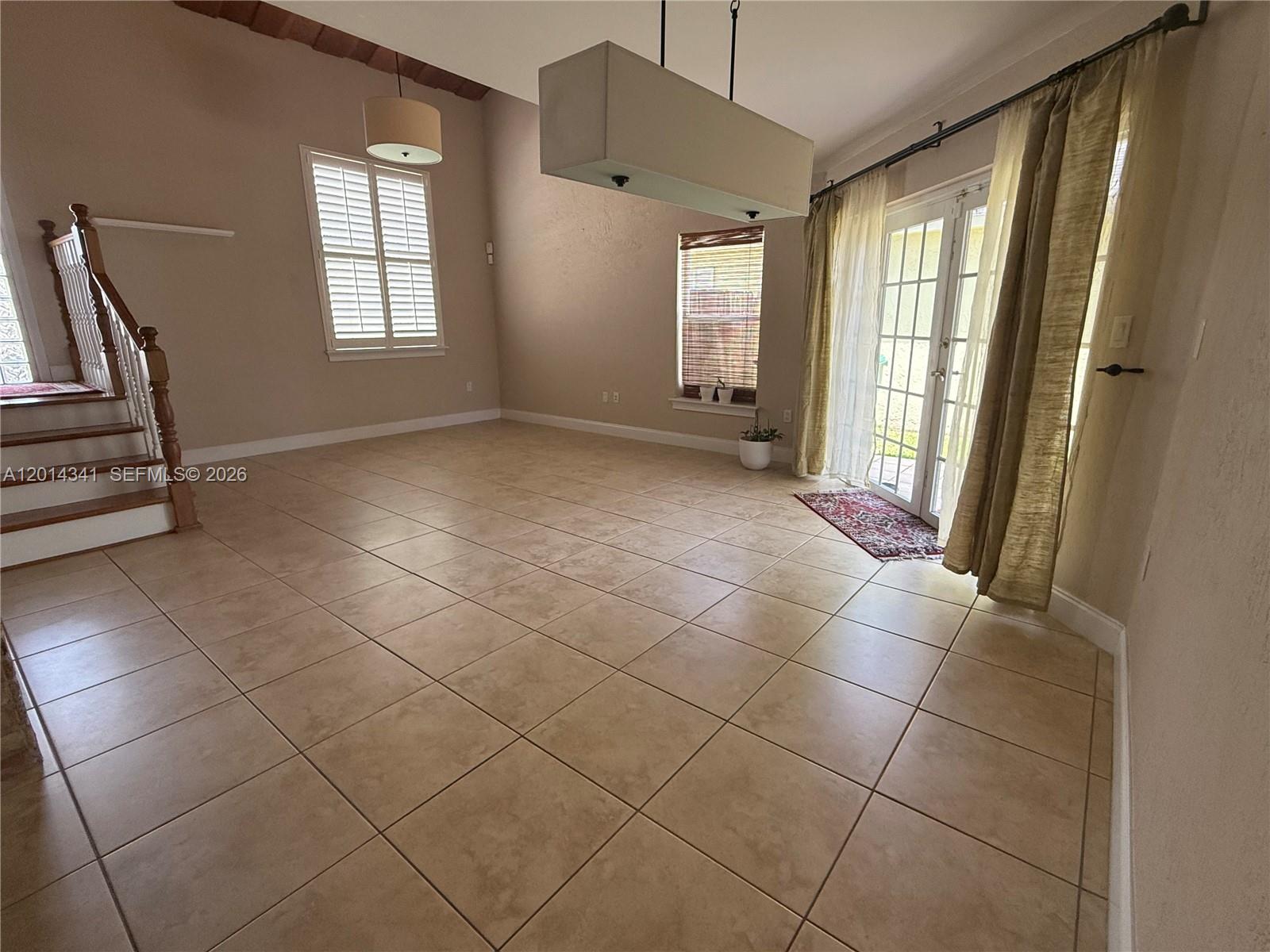 AMARETTO - Residential Lease