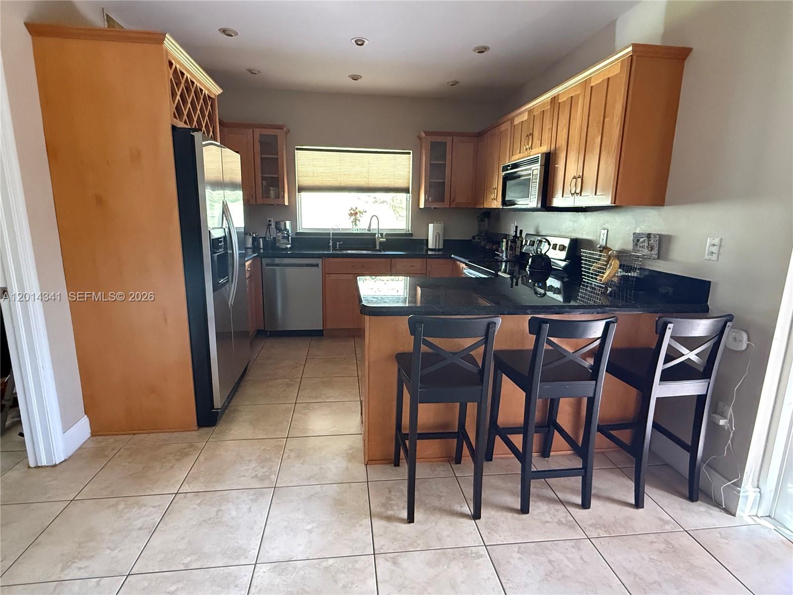 AMARETTO - Residential Lease