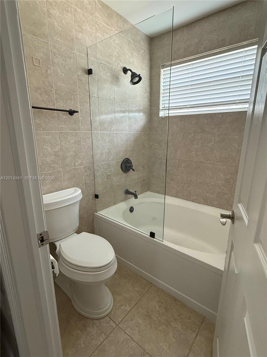 AMARETTO - Residential Lease