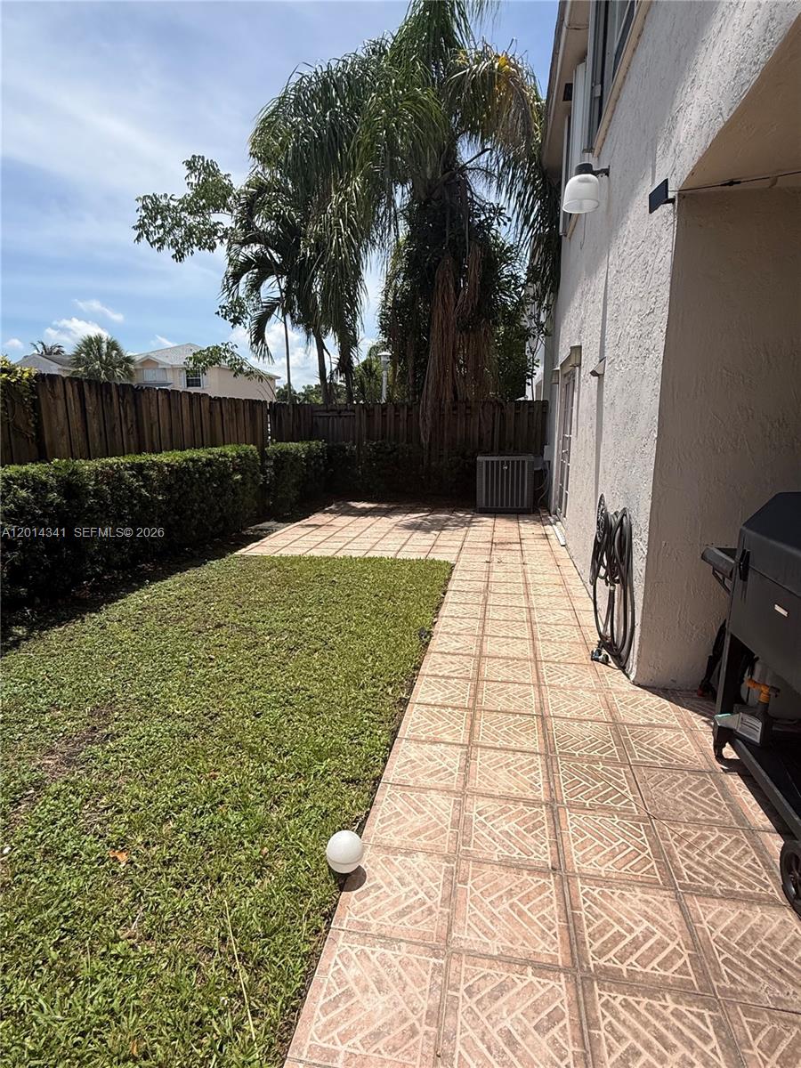 AMARETTO - Residential Lease