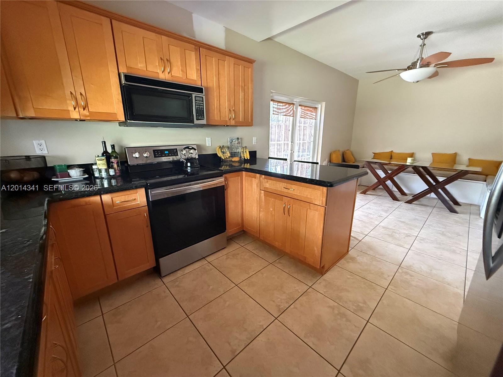AMARETTO - Residential Lease