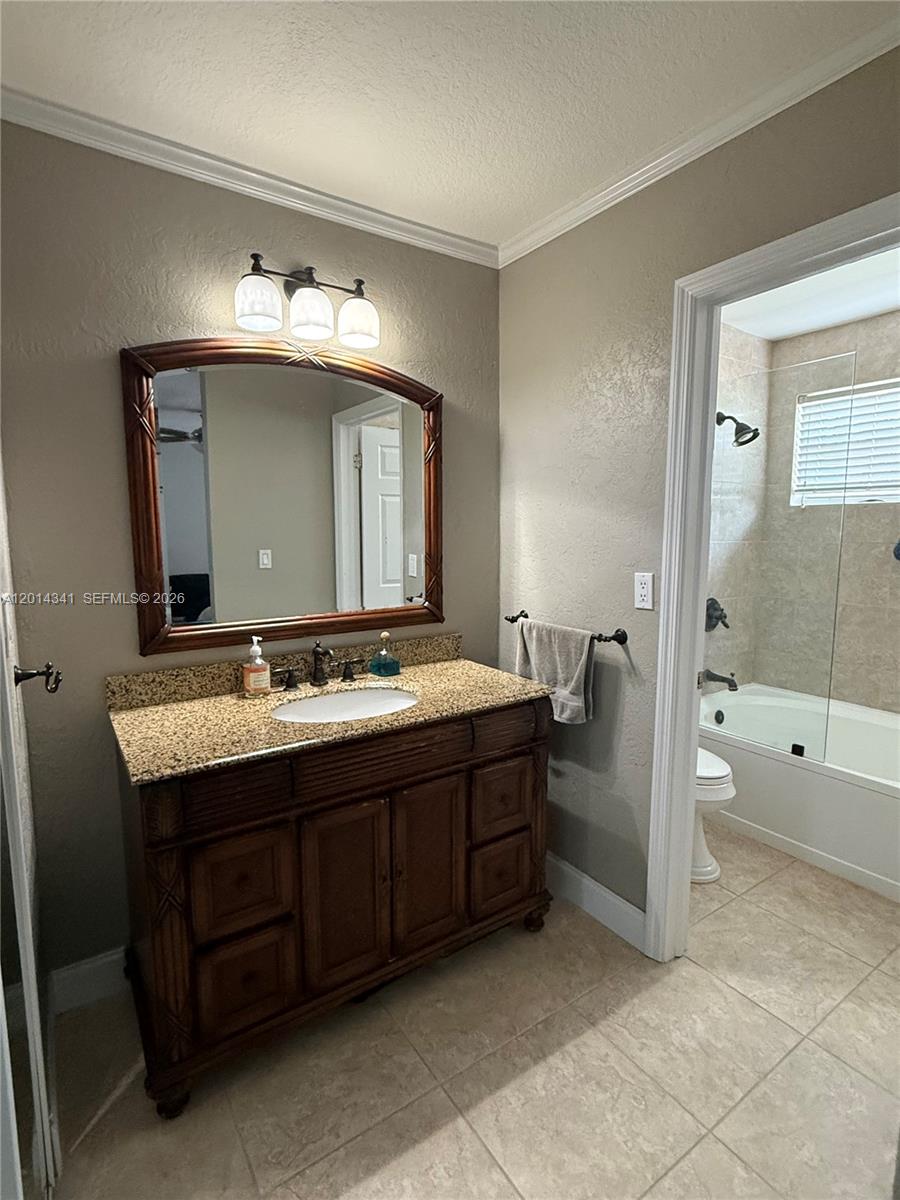 AMARETTO - Residential Lease