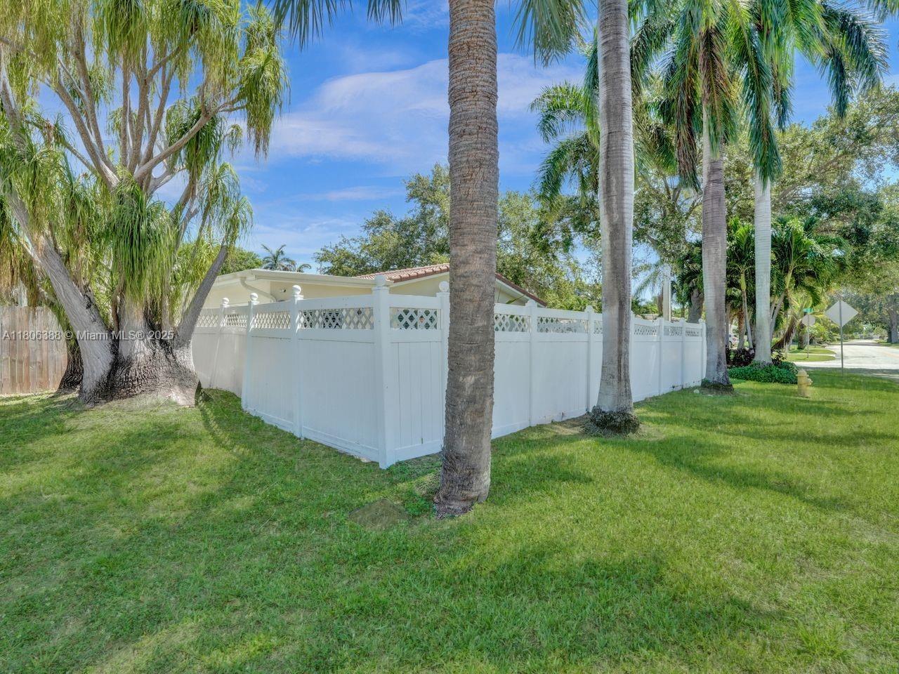 LIGHTHOUSE POINT EXT - Residential