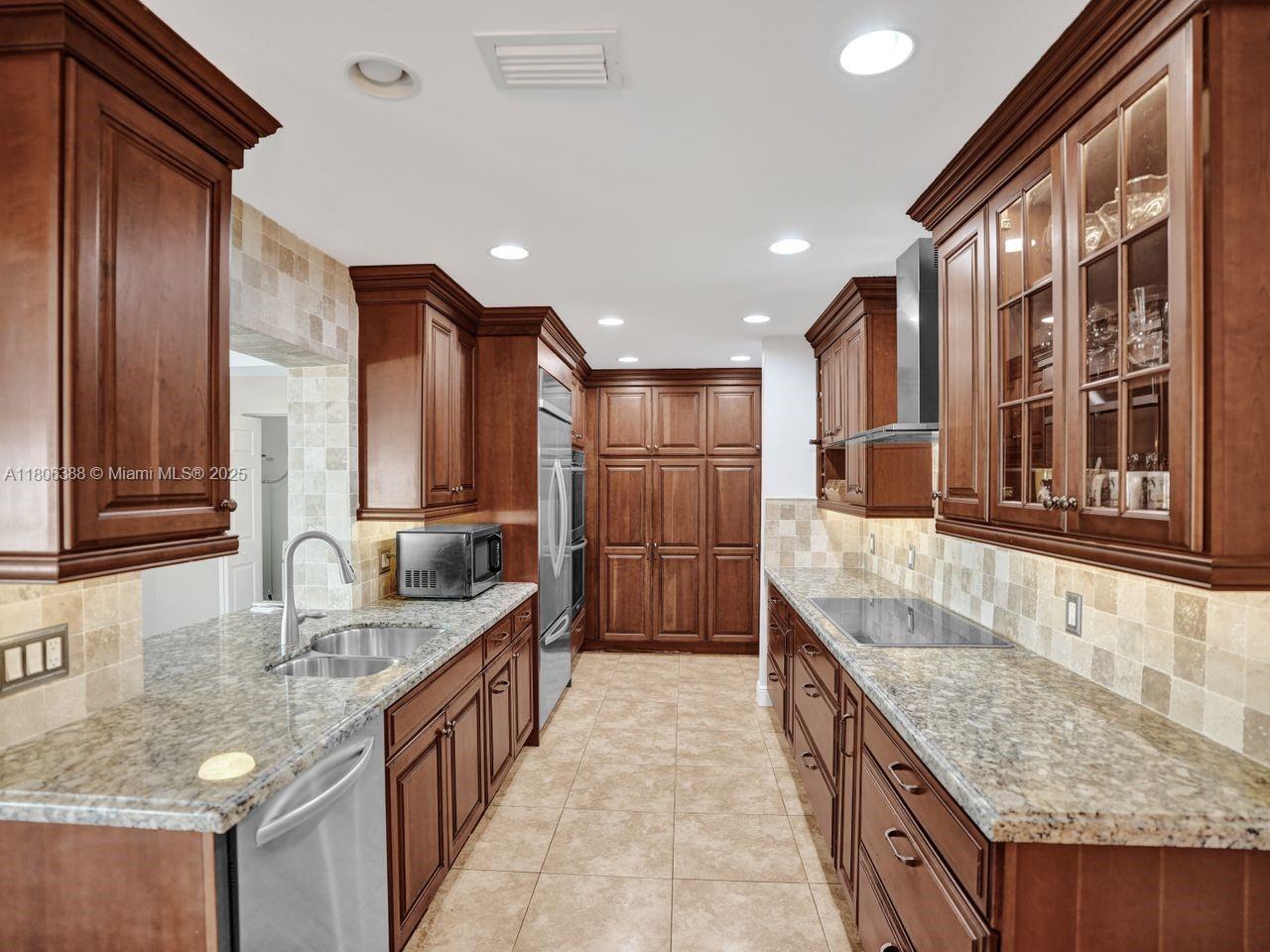 LIGHTHOUSE POINT EXT - Residential