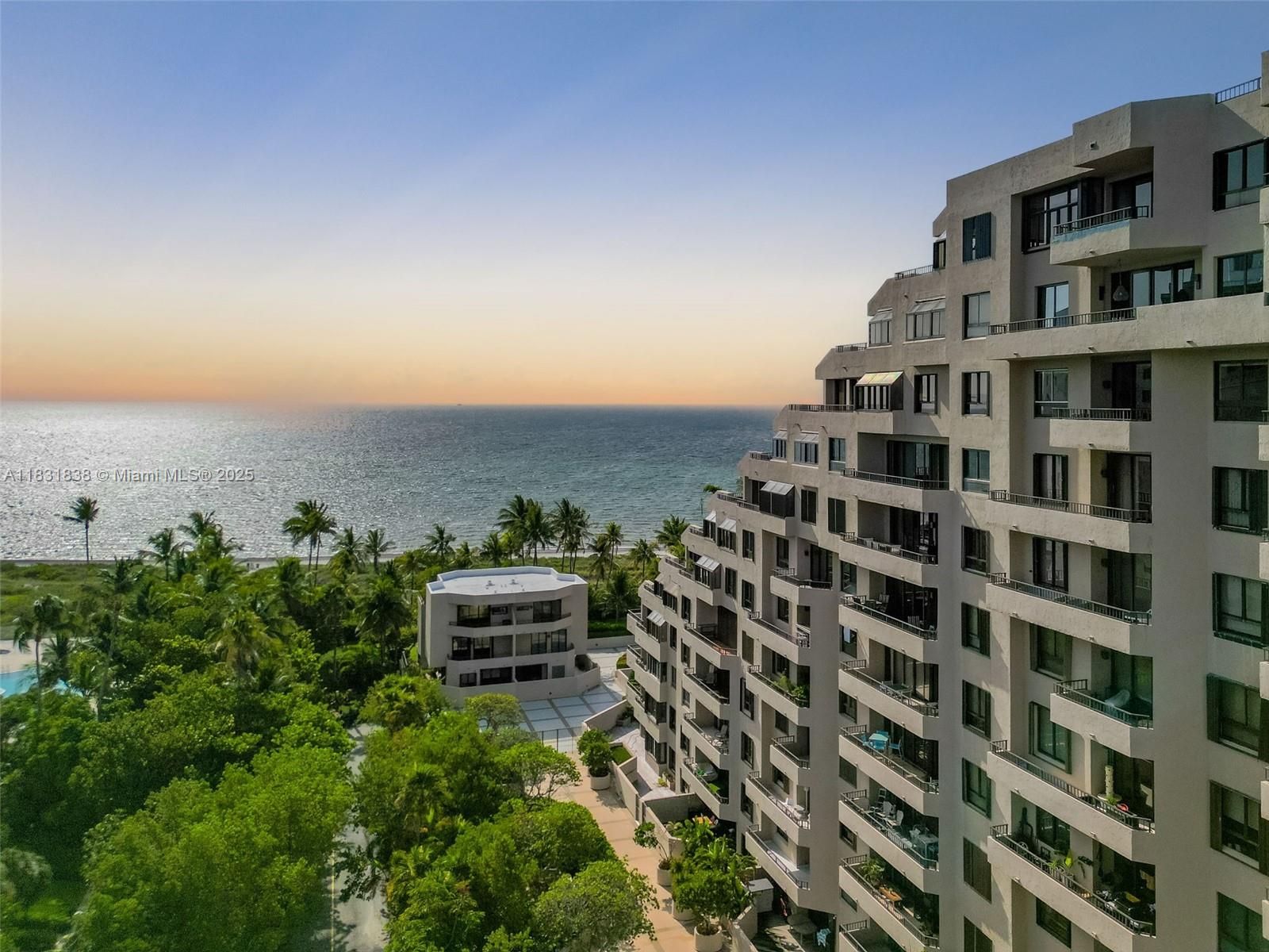 Stunning Direct Ocean View! Key Biscayne.
This fully remodeled residence features 2 bedrooms, 2 bathrooms, plus a spacious Den — perfect as a third bedroom or home office. The unit is filled with natural light and offers an open-concept kitchen with top-of-the-line appliances, built-in closets, and generous walk-in closets.
Enjoy direct beach access with complimentary chair and umbrella service. The building offers resort-style amenities, including a heated pool, jacuzzi, sauna, spa, BBQ area with outdoor lounge, fully equipped gym, party room, playground, 12 tennis courts, bike storage, salon, Golden Hog market, on-site restaurant, and much more!
