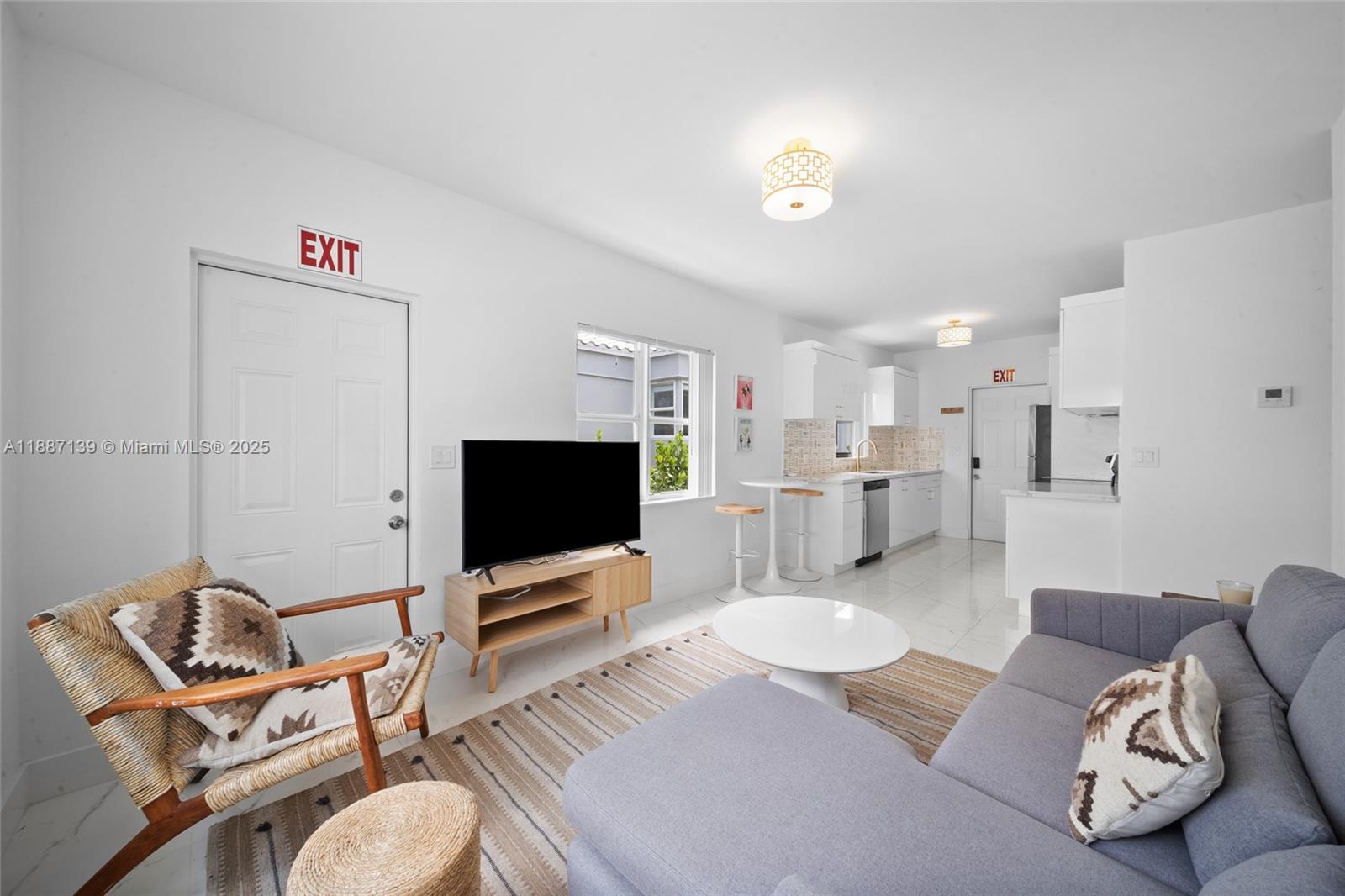 HOLLYWOOD - Residential Lease