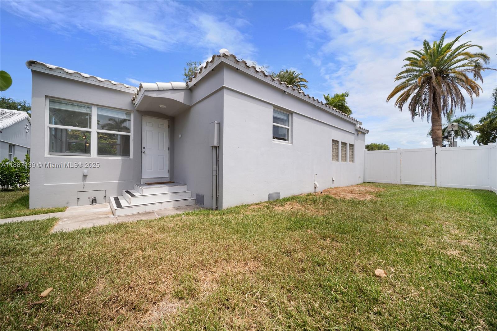HOLLYWOOD - Residential Lease