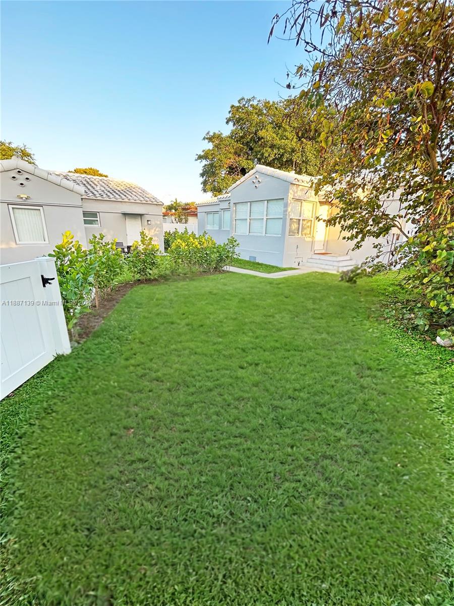 HOLLYWOOD - Residential Lease
