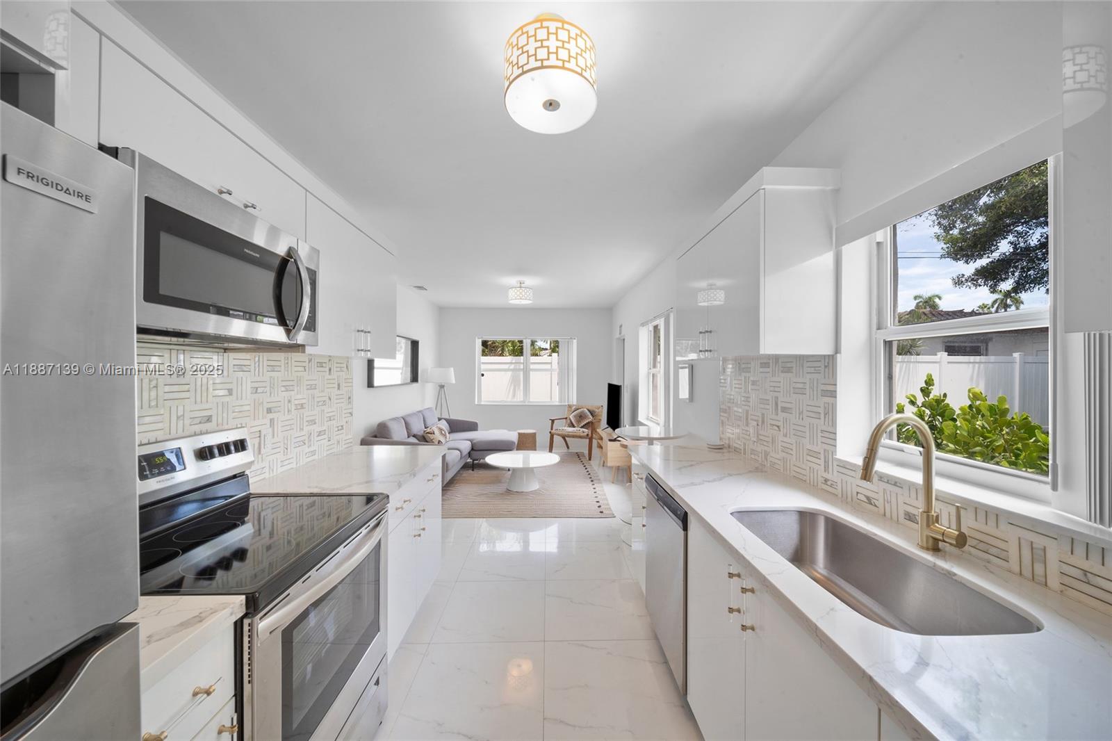 HOLLYWOOD - Residential Lease