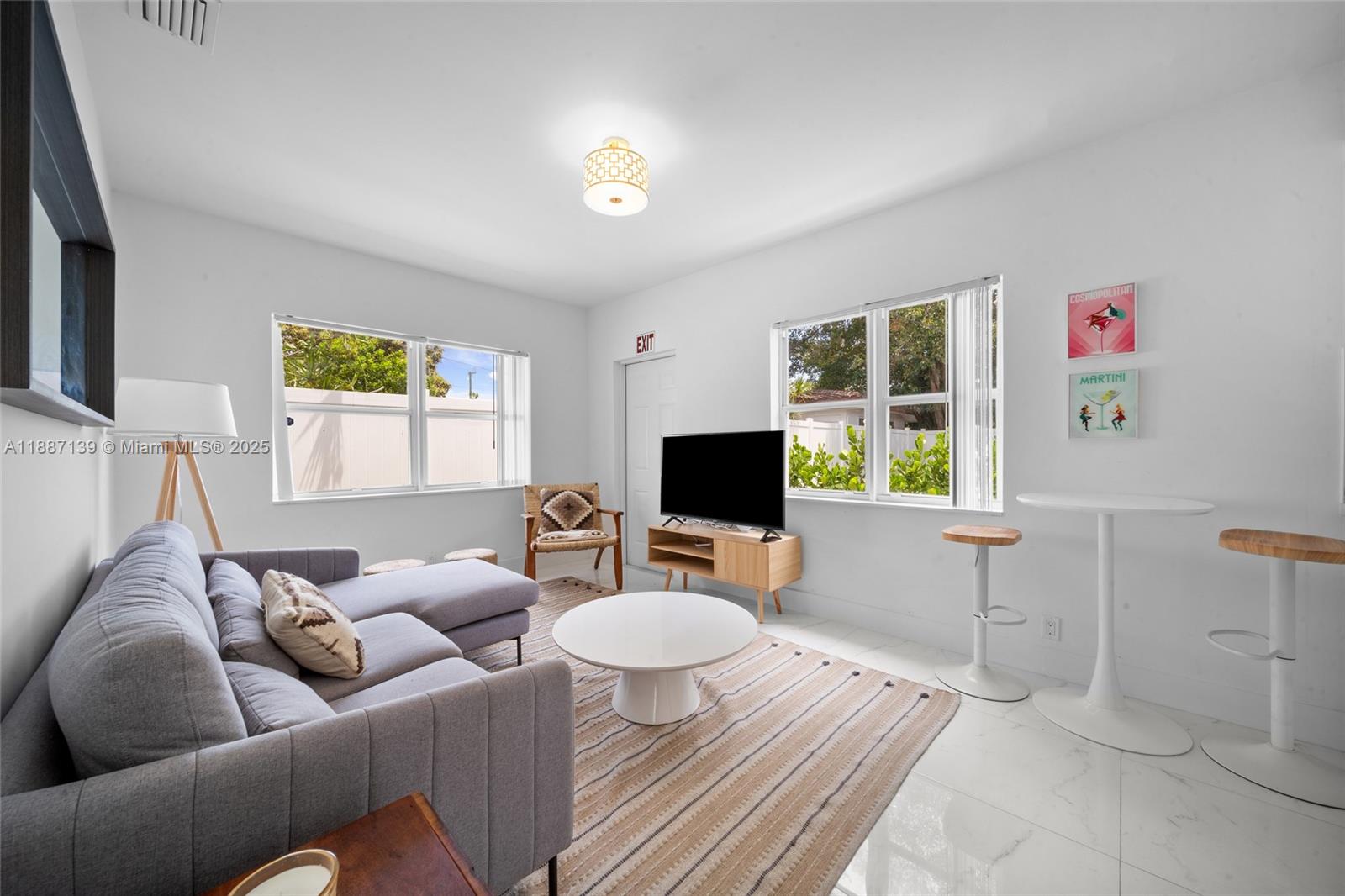 HOLLYWOOD - Residential Lease