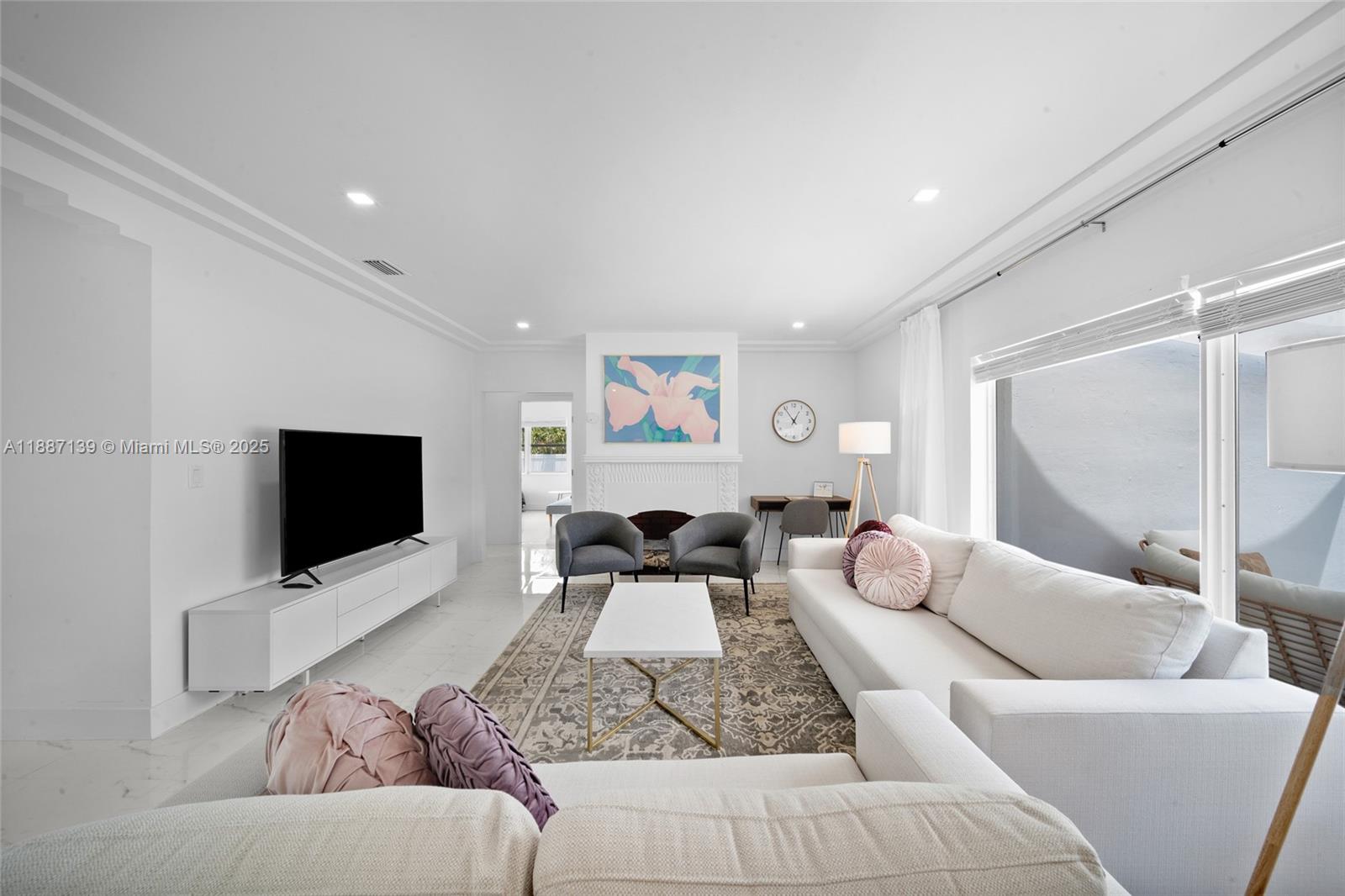 HOLLYWOOD - Residential Lease