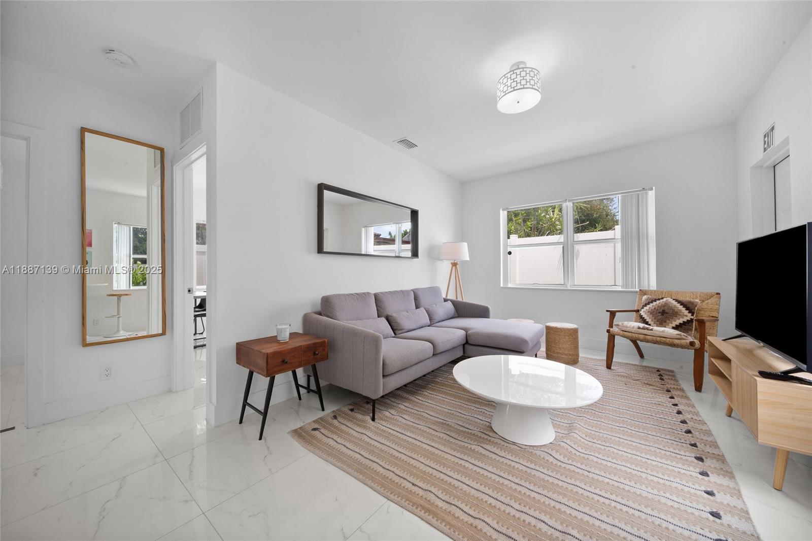 HOLLYWOOD - Residential Lease
