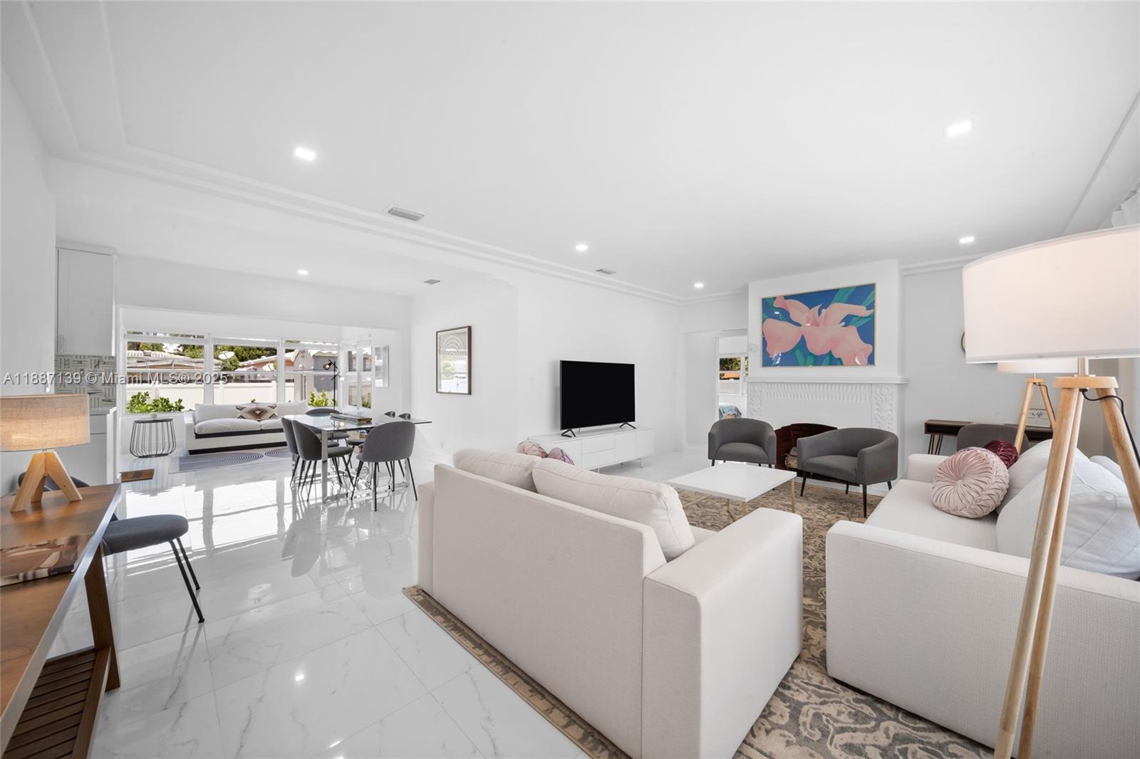 HOLLYWOOD - Residential Lease
