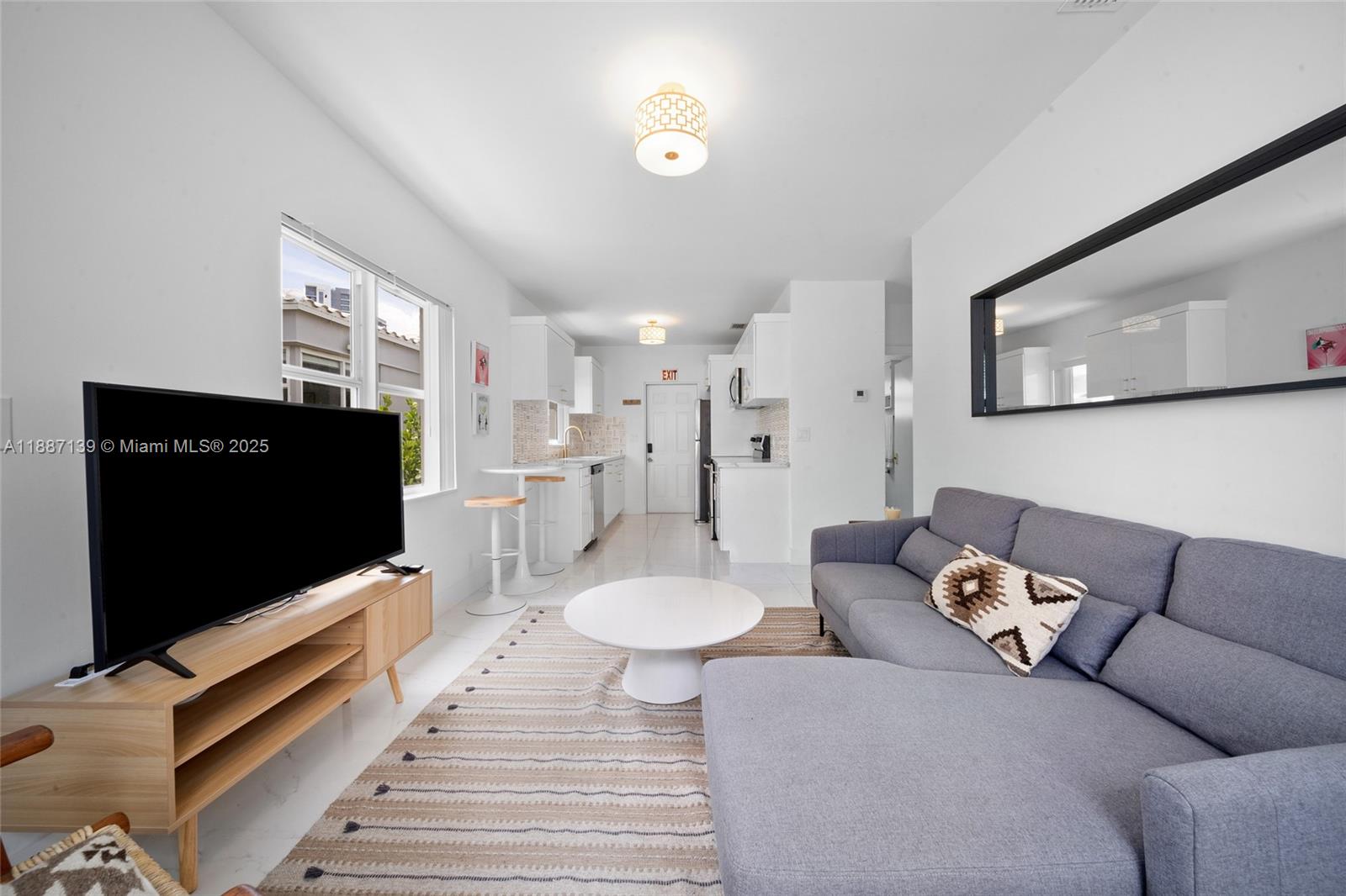 HOLLYWOOD - Residential Lease