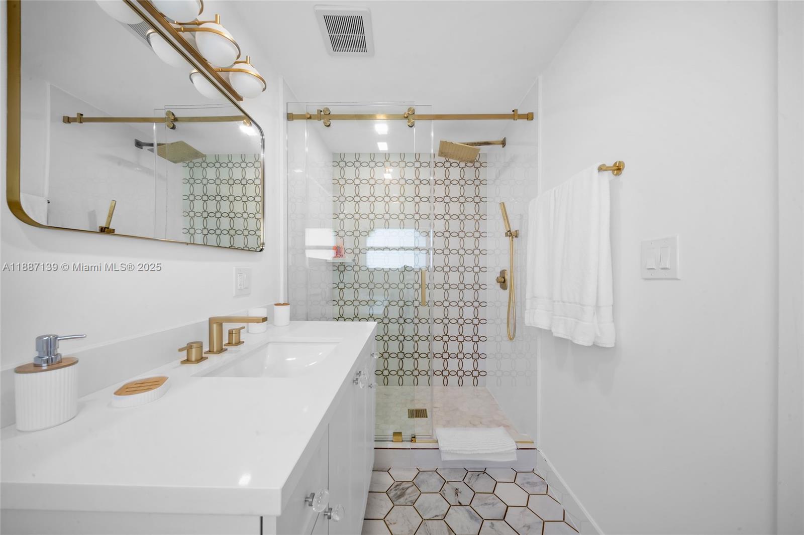 HOLLYWOOD - Residential Lease